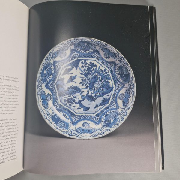 Reference Chinese Porcelain Book - Kraak Porcelain : The Rise of a Global Trade in the Late 16th and Early 17th Centuries - Image 4