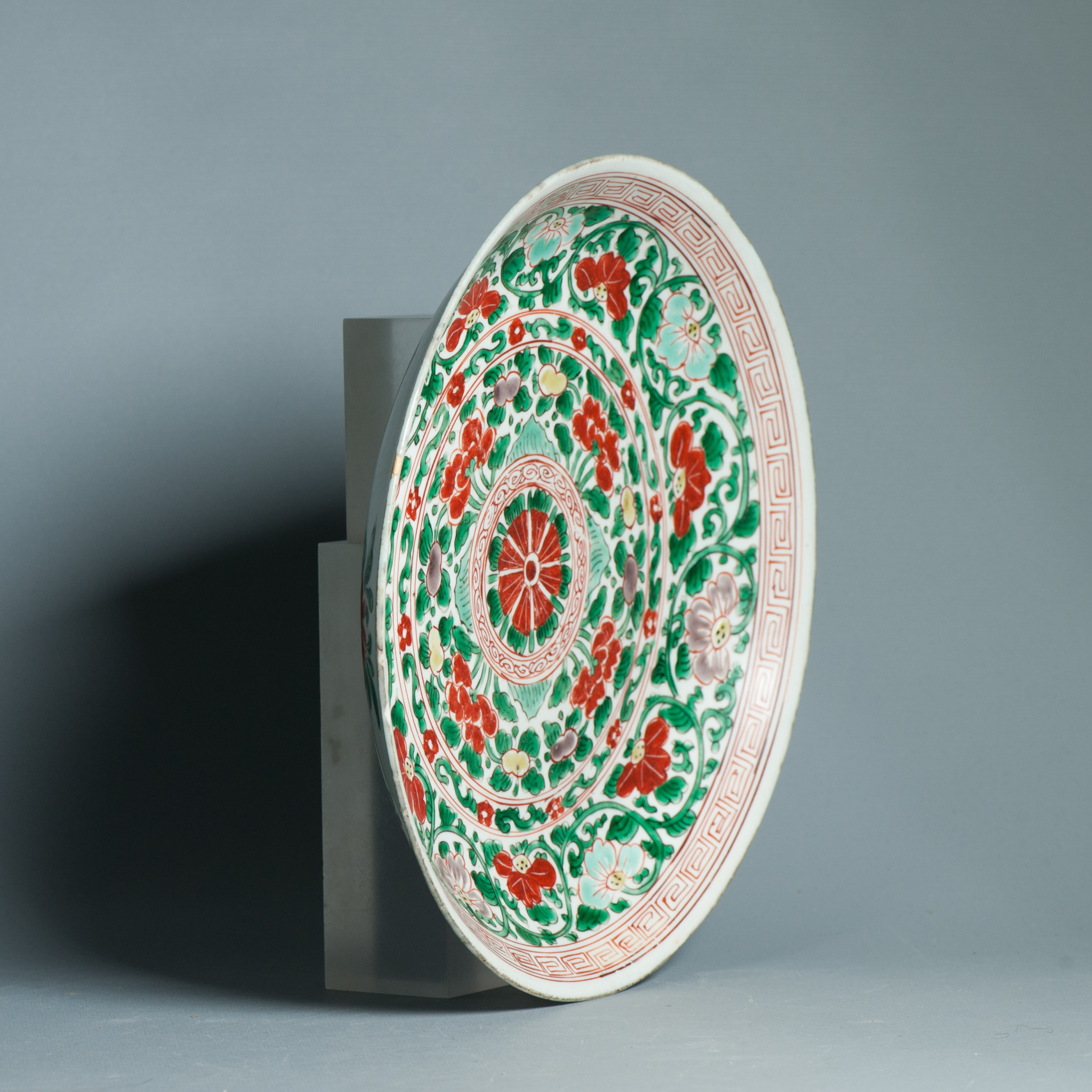 Antique Kangxi period Chinese Porcelain Wucai Famille verte Dish Flowers - Image 3