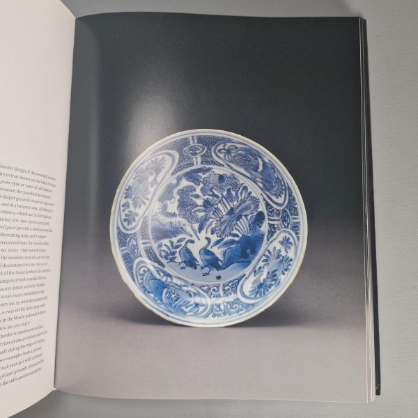 Reference Chinese Porcelain Book - Kraak Porcelain : The Rise of a Global Trade in the Late 16th and Early 17th Centuries - Image 5