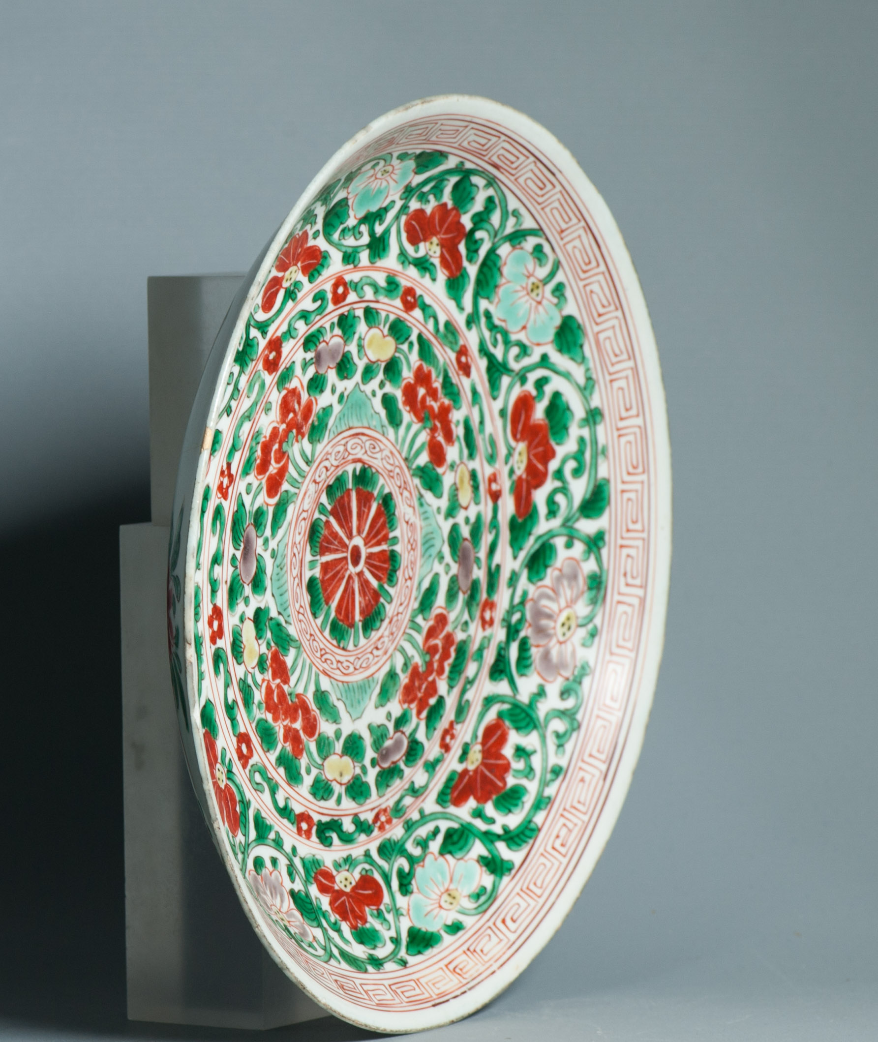 Antique Kangxi period Chinese Porcelain Wucai Famille verte Dish Flowers - Image 2