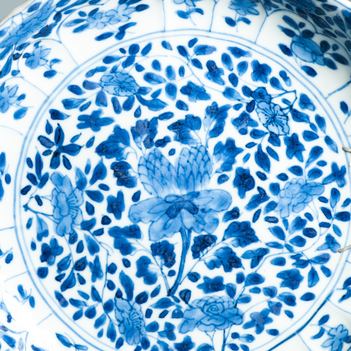 Antique Chinese Porcelain Dish Chenghua Mark Floral Scrolls Kangxi Period - Image 5