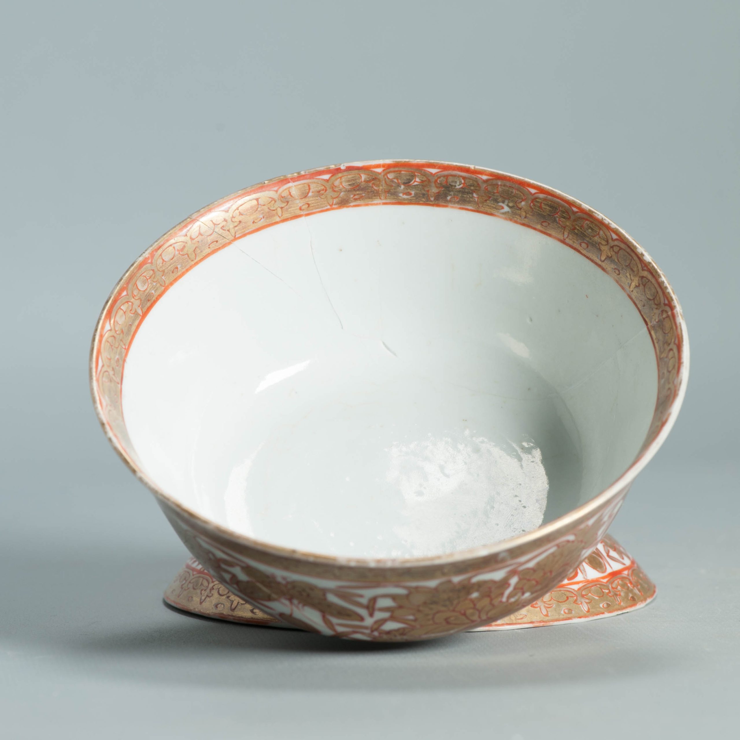Ca 1700-1720 Gold Imari Arita Japanese Butterfly Flowers Edo Porcelain Gaiwan - Image 2
