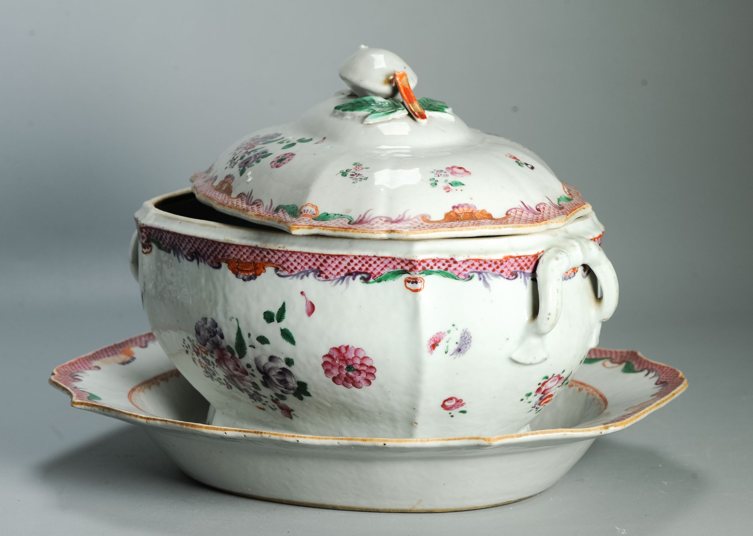 Antique 18C Qianlong period Chinese Porcelain Tureen with Lid Flower Rose - Image 2