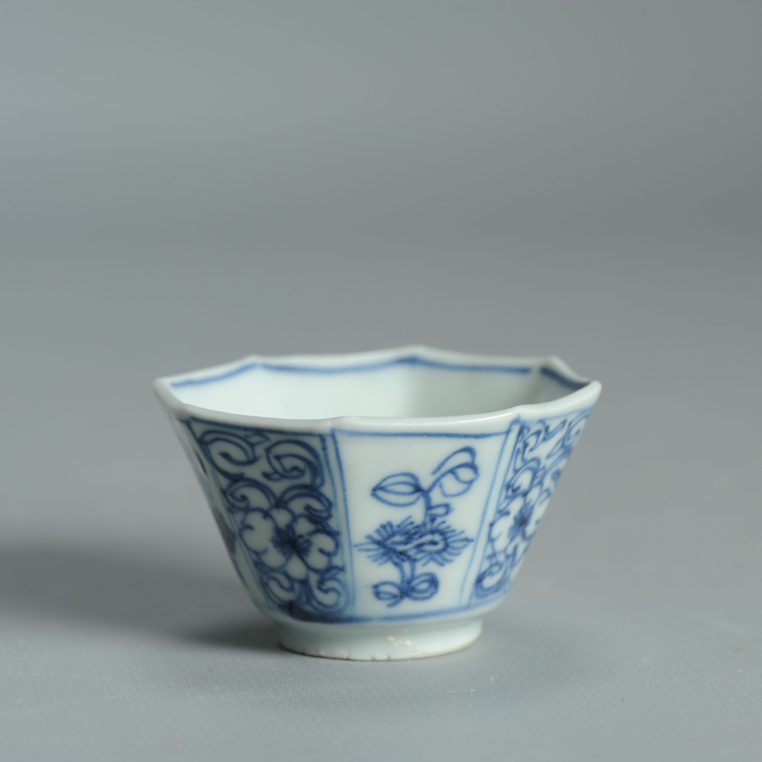 Collecters Lot of 11 Antique Chinese and Japanese Tea Bowls Qing and Edo Period - Image 6