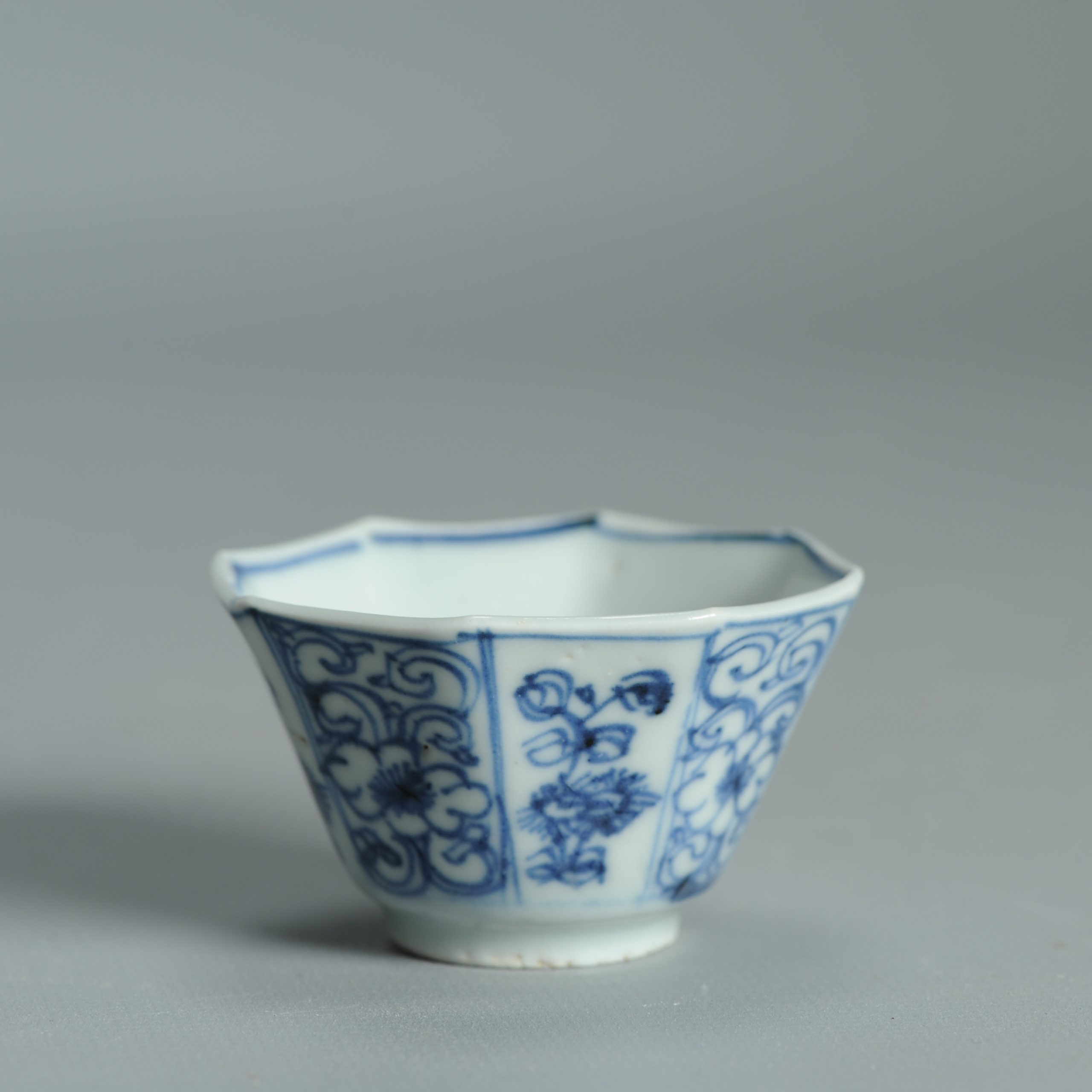Collecters Lot of 11 Antique Chinese and Japanese Tea Bowls Qing and Edo Period - Image 5