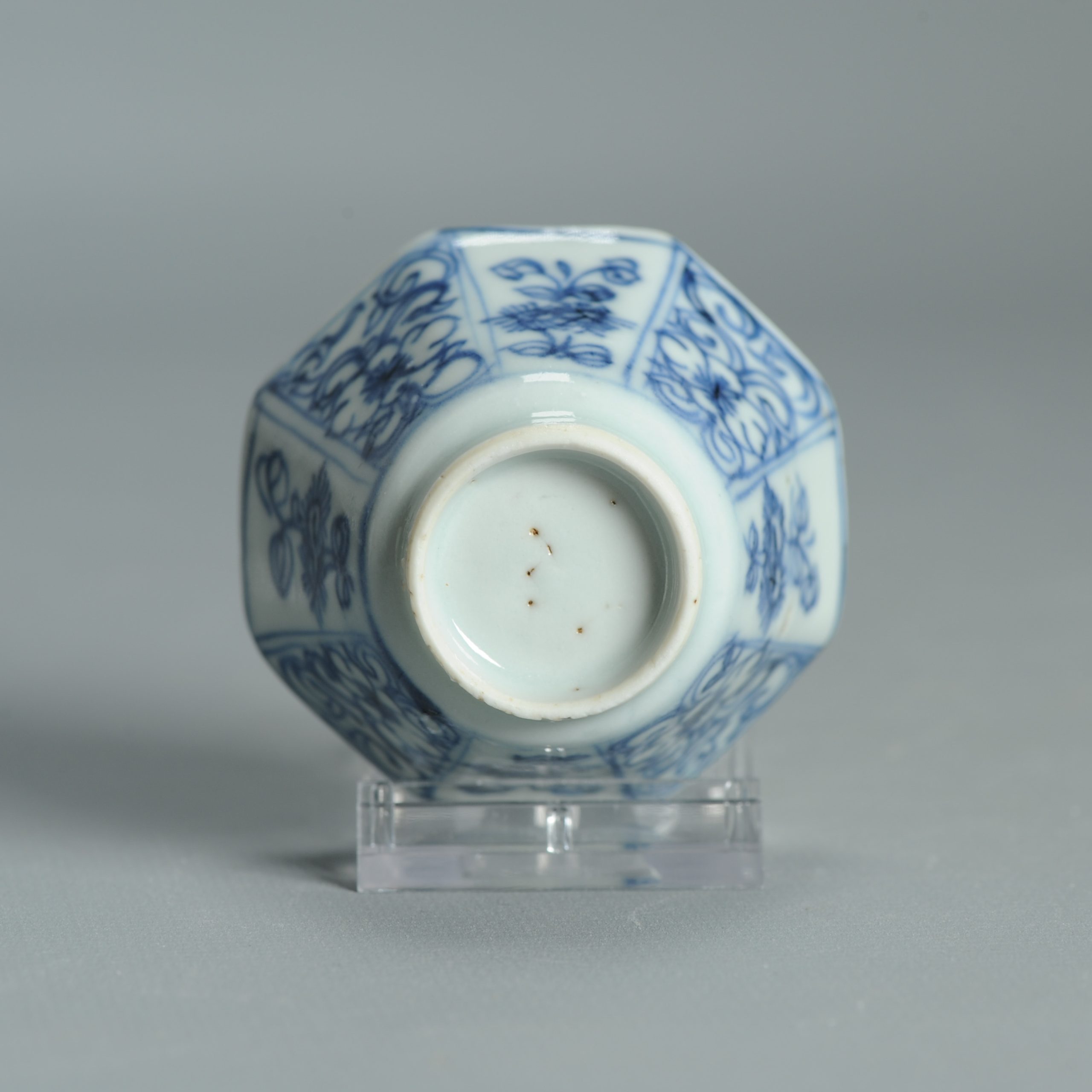 Collecters Lot of 11 Antique Chinese and Japanese Tea Bowls Qing and Edo Period - Image 9