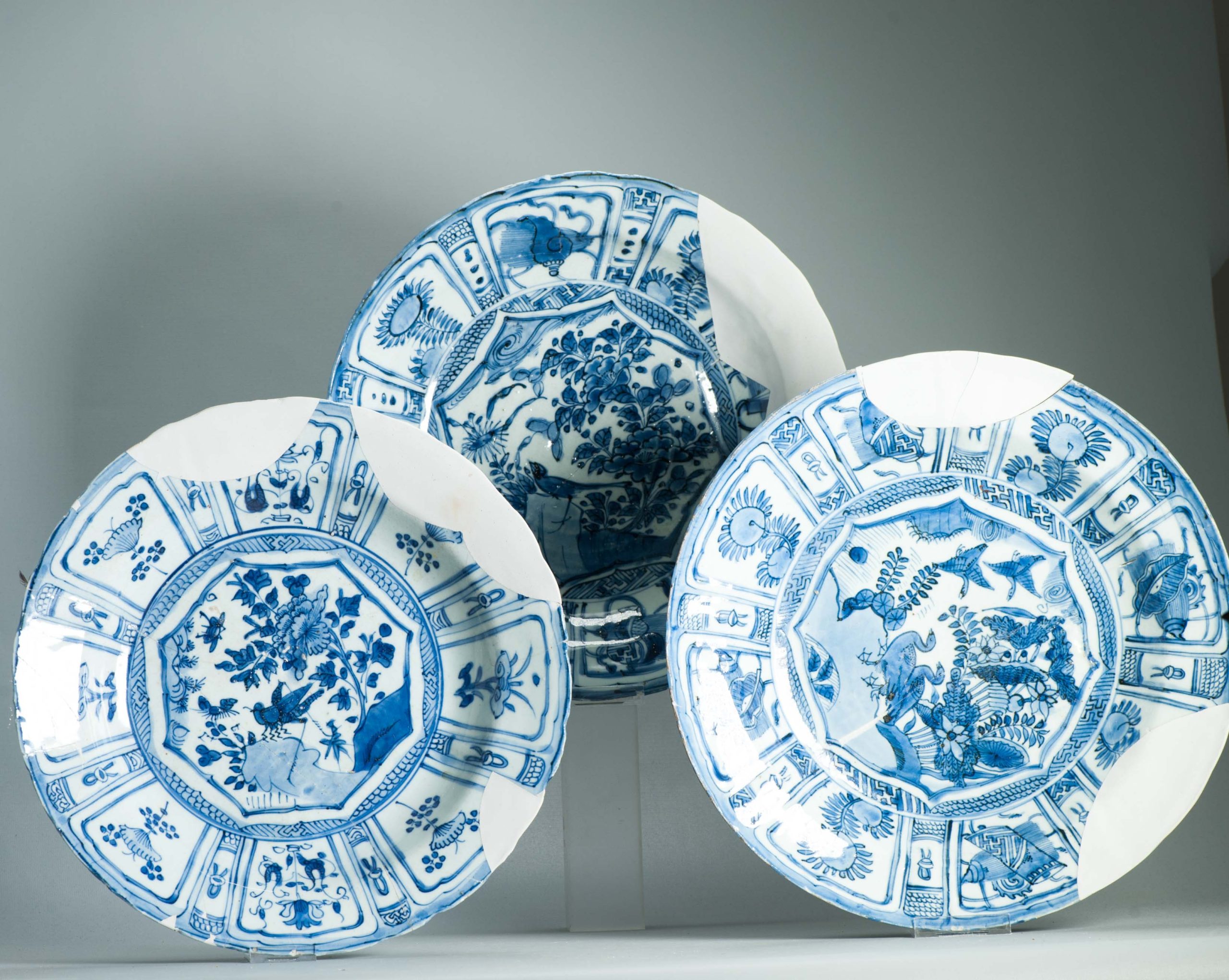 #3 Large Antique Ming Period Chinese Porcelain Kraak Chargers ANIMALS - Image 18