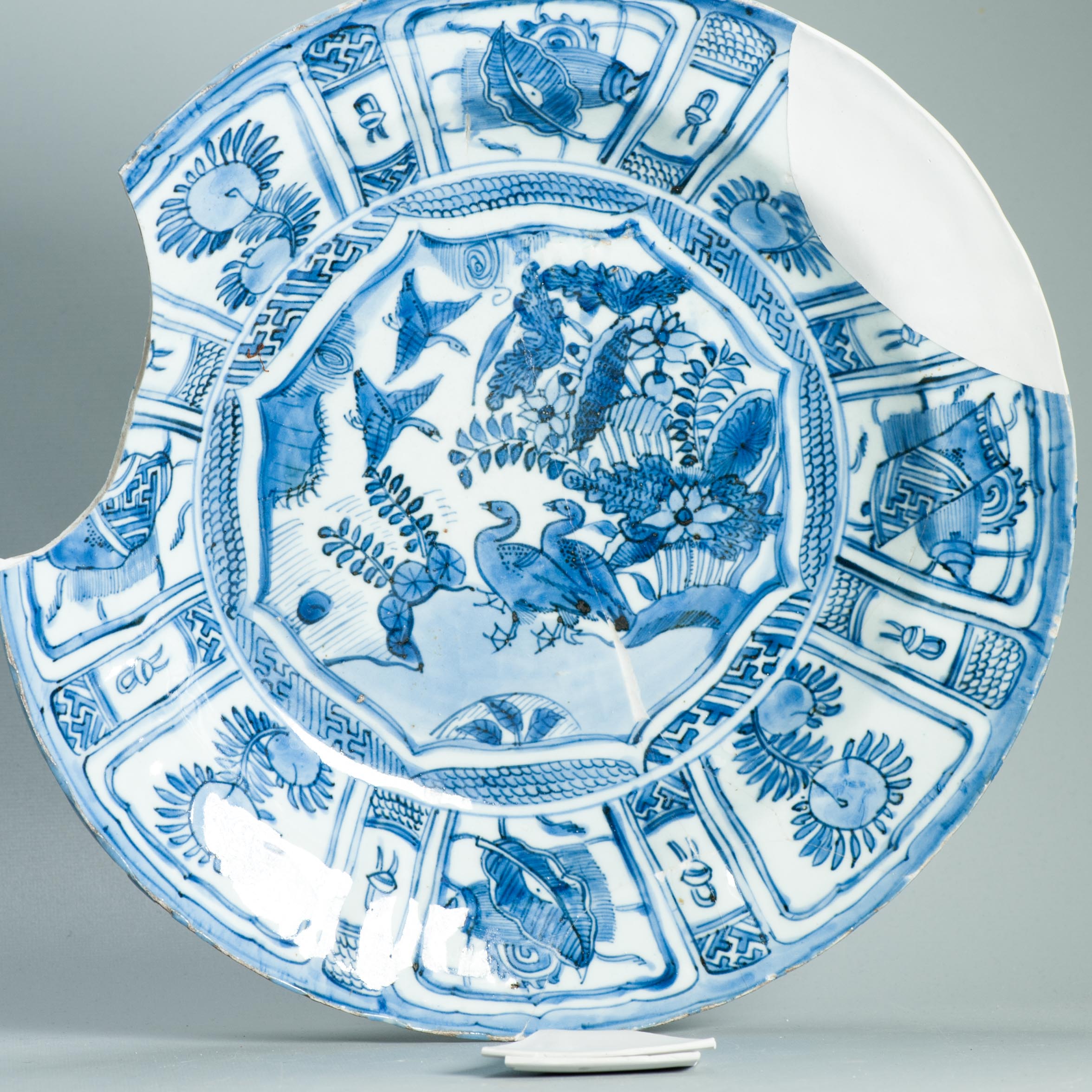 #3 Large Antique Ming Period Chinese Porcelain Kraak Chargers ANIMALS - Image 6