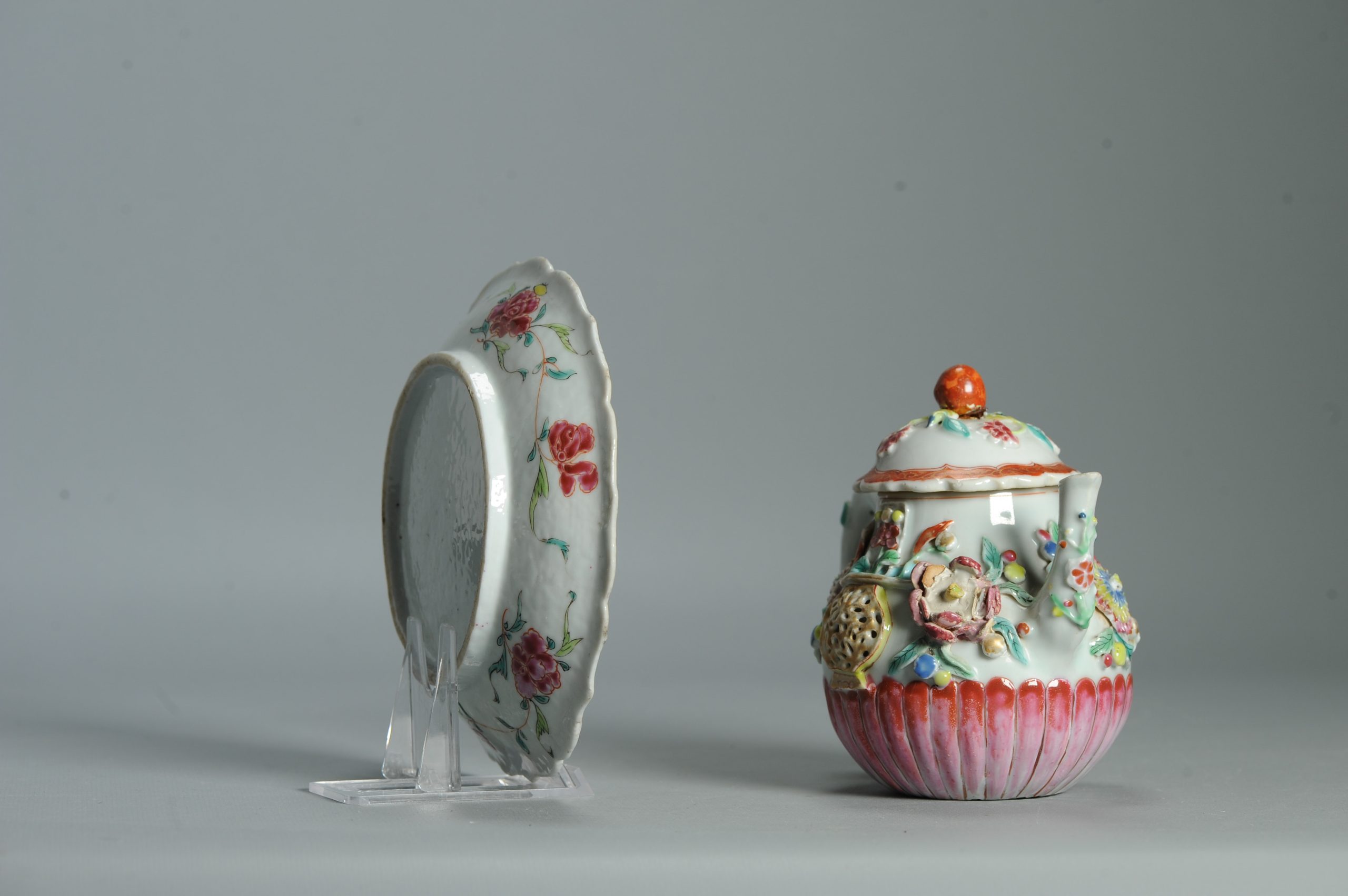 Antique Chinese Teapot and Pattipan with Relief Flowers Yongzheng Porcelain China - Image 7