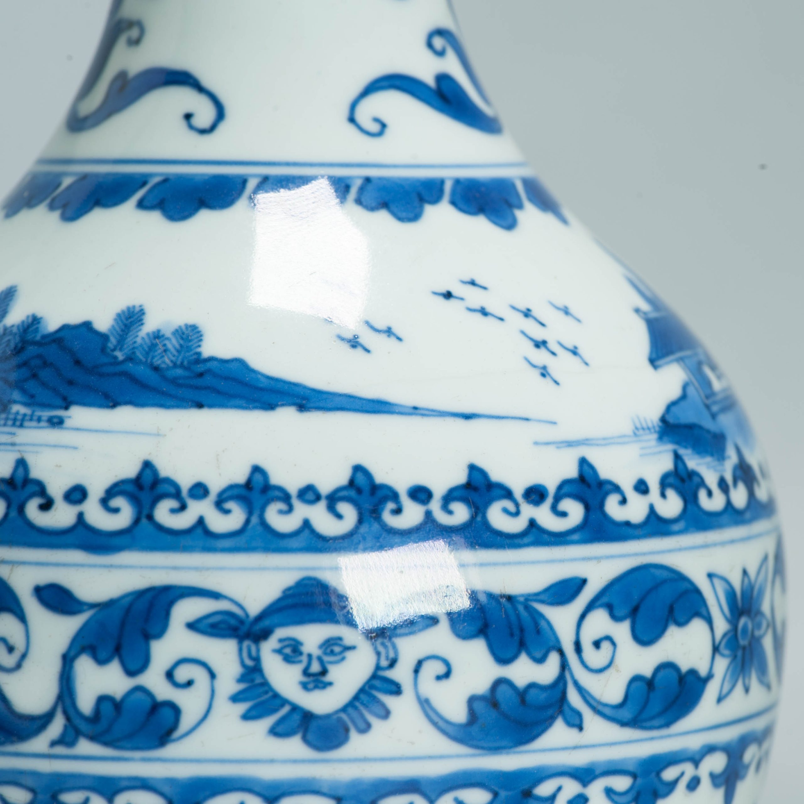 Antique Chinese 17C Chongzhen period Transitional Chinese Porcelain Ewer