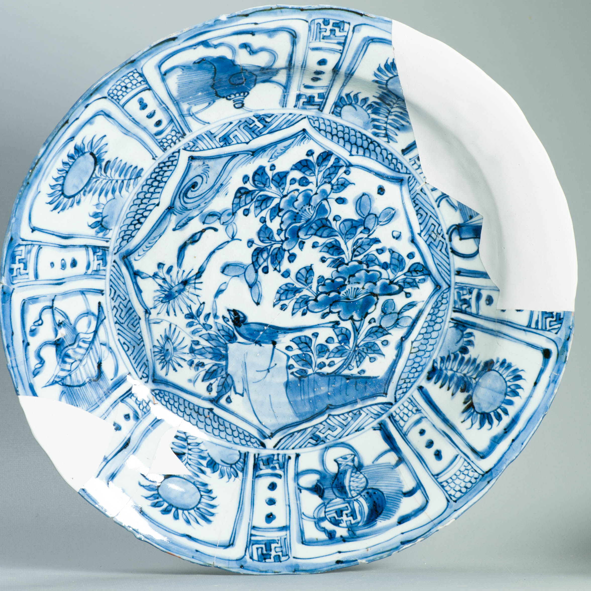#3 Large Antique Ming Period Chinese Porcelain Kraak Chargers ANIMALS - Image 11