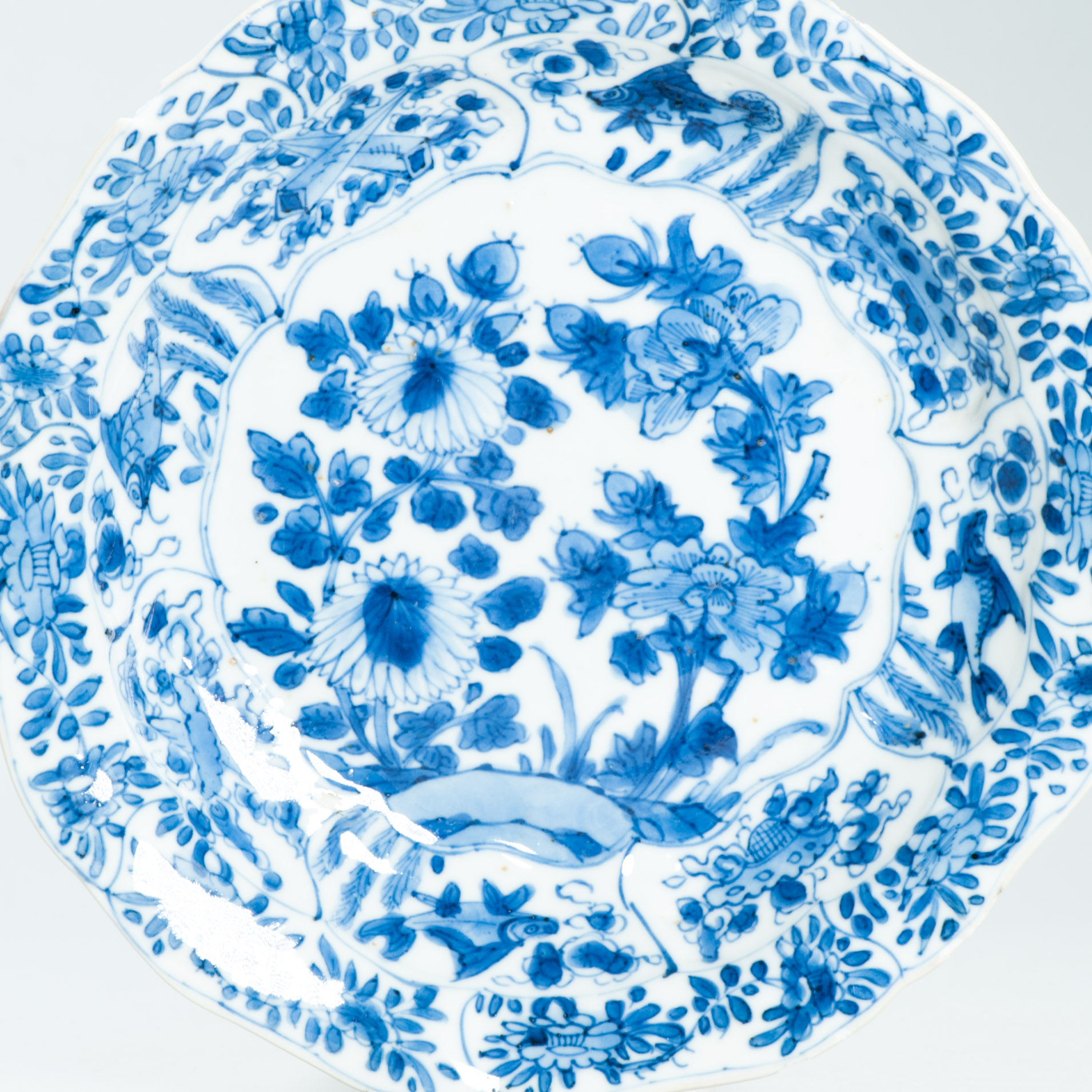 Antique Chinese Porcelain Kangxi period Garden Plate Marked Base