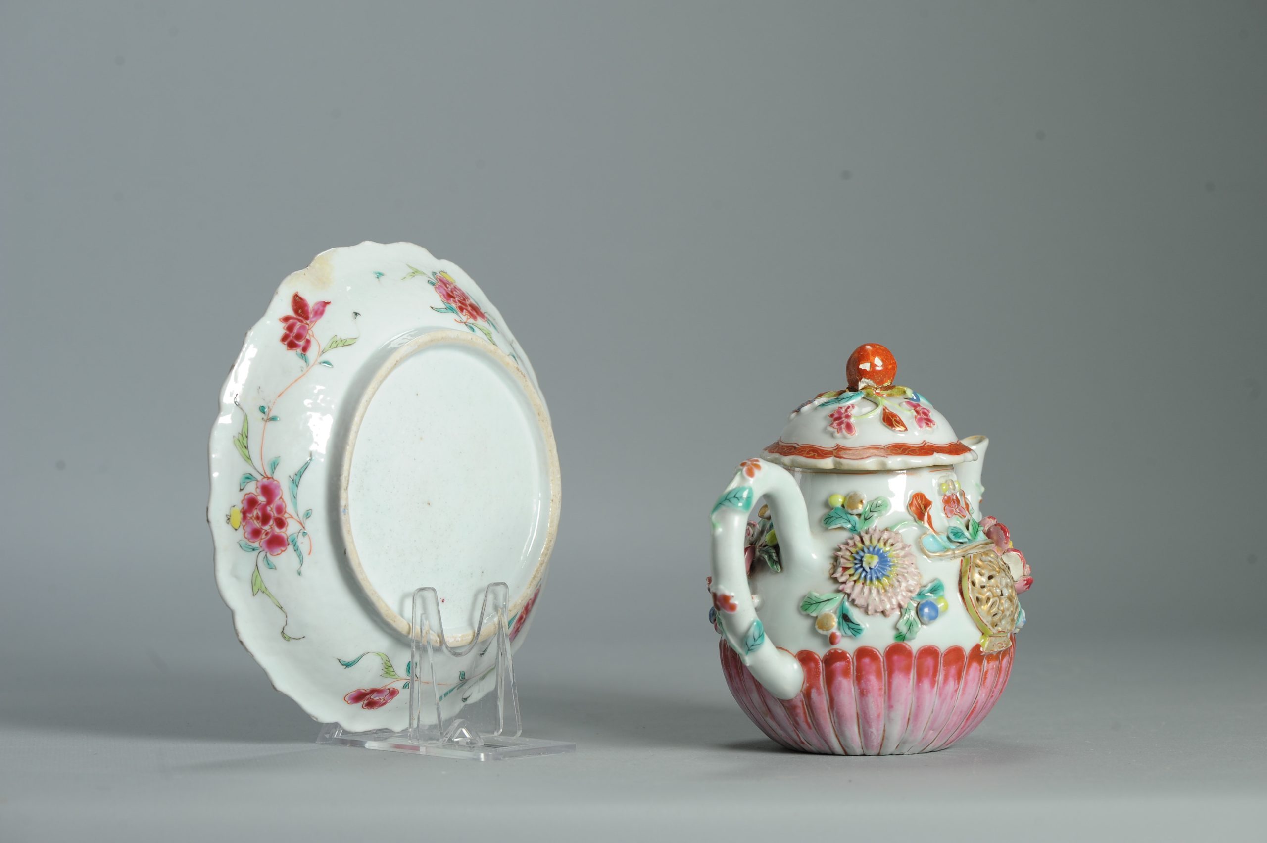 Antique Chinese Teapot and Pattipan with Relief Flowers Yongzheng Porcelain China - Image 11