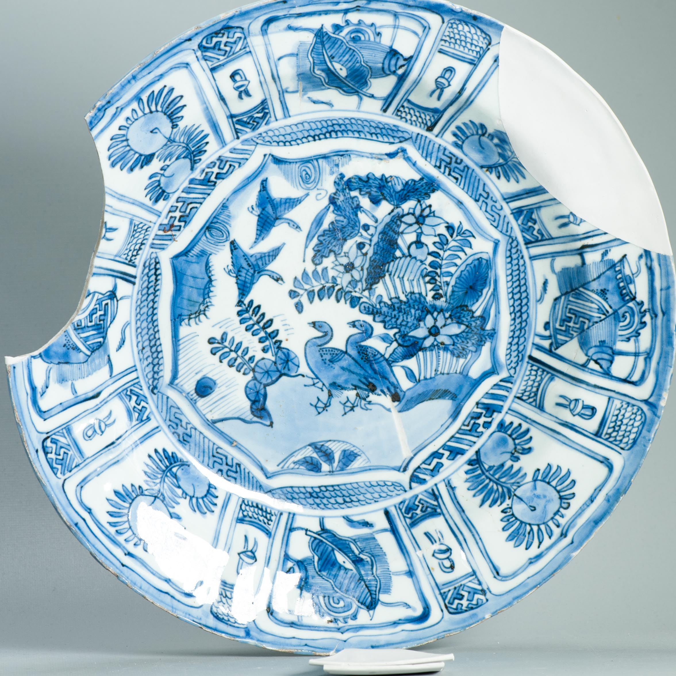 #3 Large Antique Ming Period Chinese Porcelain Kraak Chargers ANIMALS - Image 7