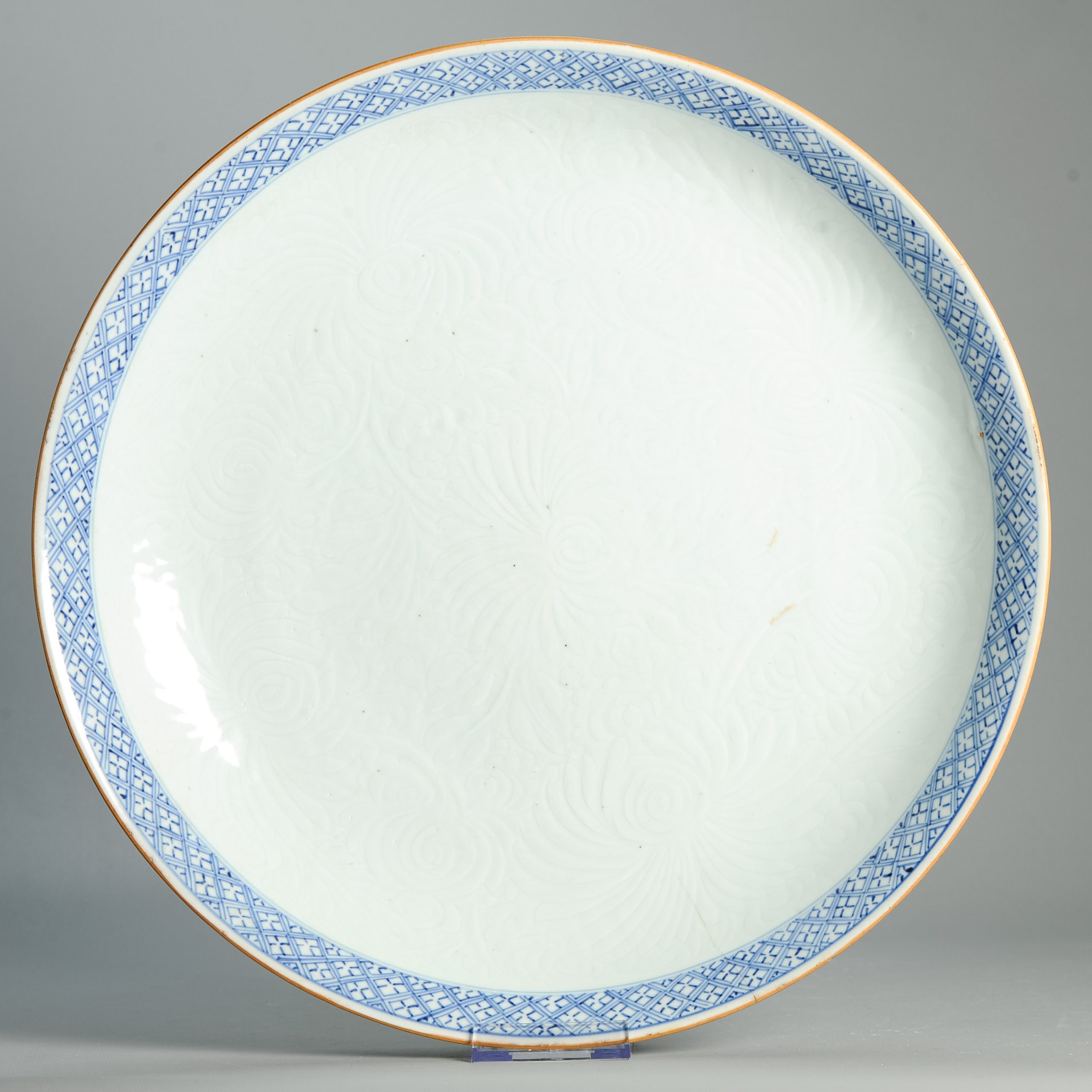 Antique 18th C Chinese Anhua Porcelain Dish Kangxi/Yongzheng Flowers