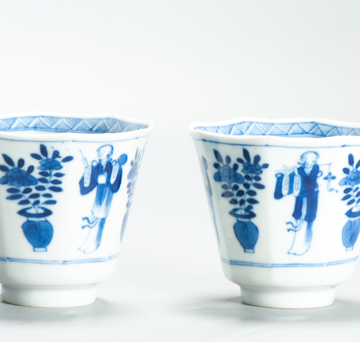 Antique Qing Period Chinese Porcelain Tea Bowls Elegant Ladies Flowers Marked - Image 9
