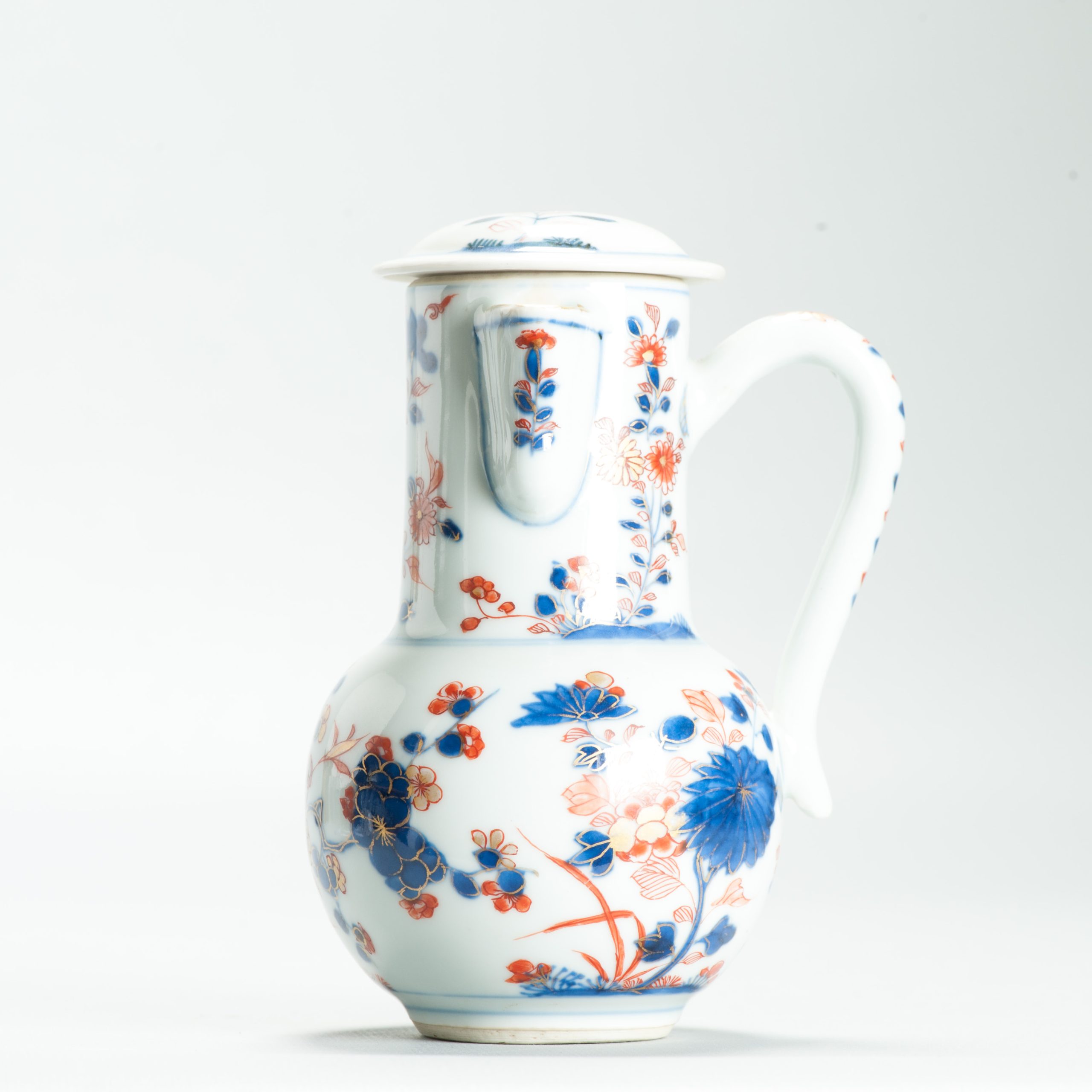 Antique Chinese Spittoon with Flowers Yongzheng Porcelain China