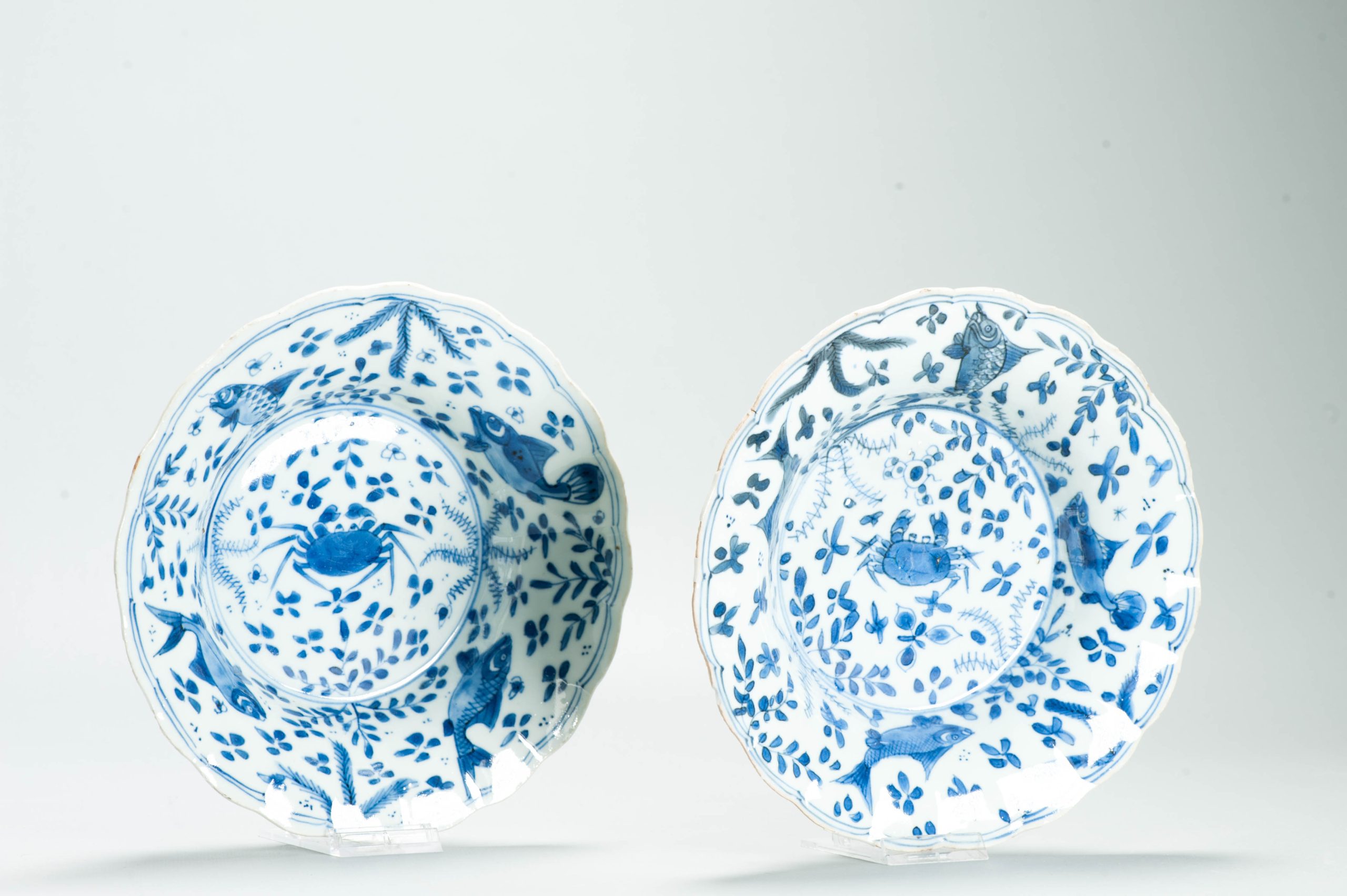 Pair Antique Chinese Porcelain Ca 1700 Kangxi period Period Crab and Fish Dish