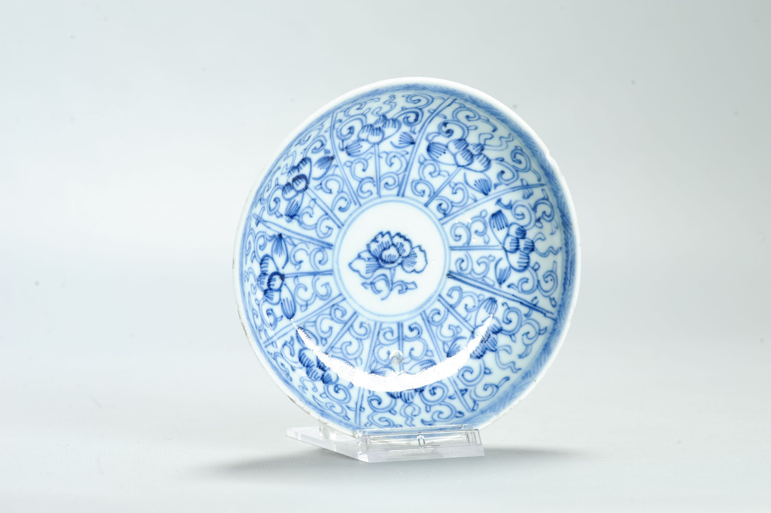 Antique Kangxi/Yongzheng Period Chinese porcelain Dish Scroll Motif Flowers Marked - Image 2