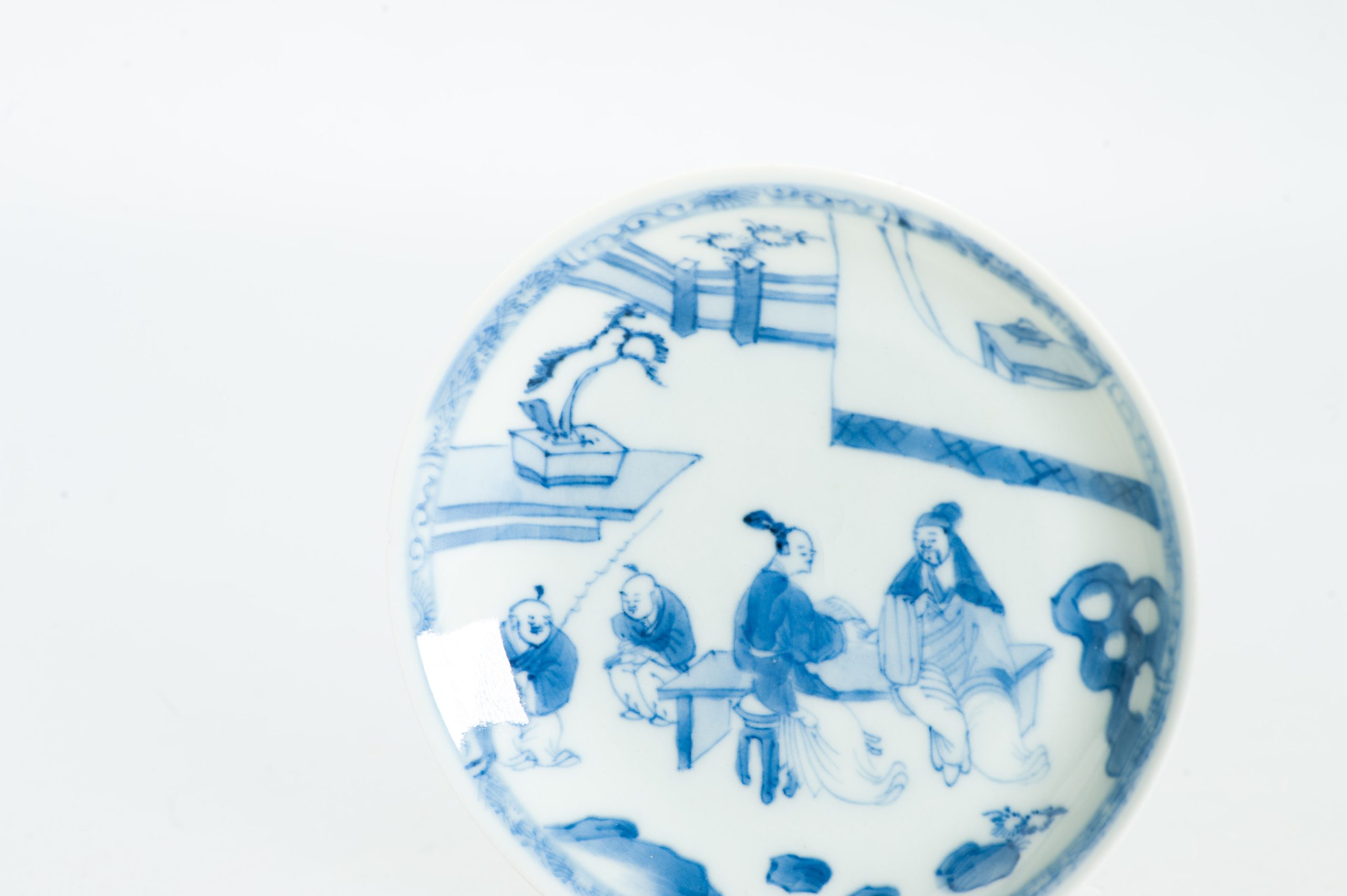 Antique Ca 1700 Chinese Porcelain Small Dish Kangxi Blue White Figural Pagode