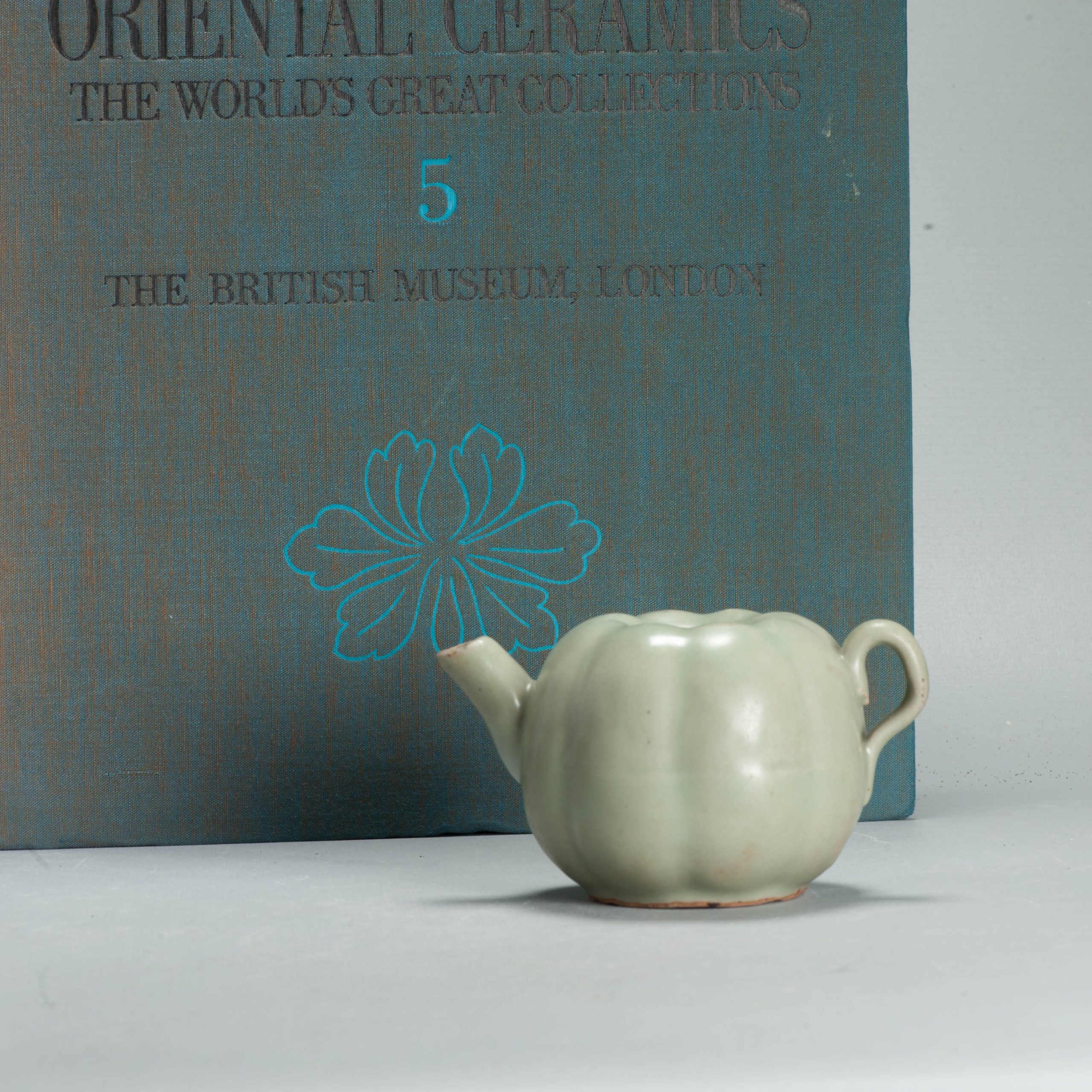 Rare Antique Chinese Southern Song or Yuan Longquan Celadon 'melon' ewer - Image 5