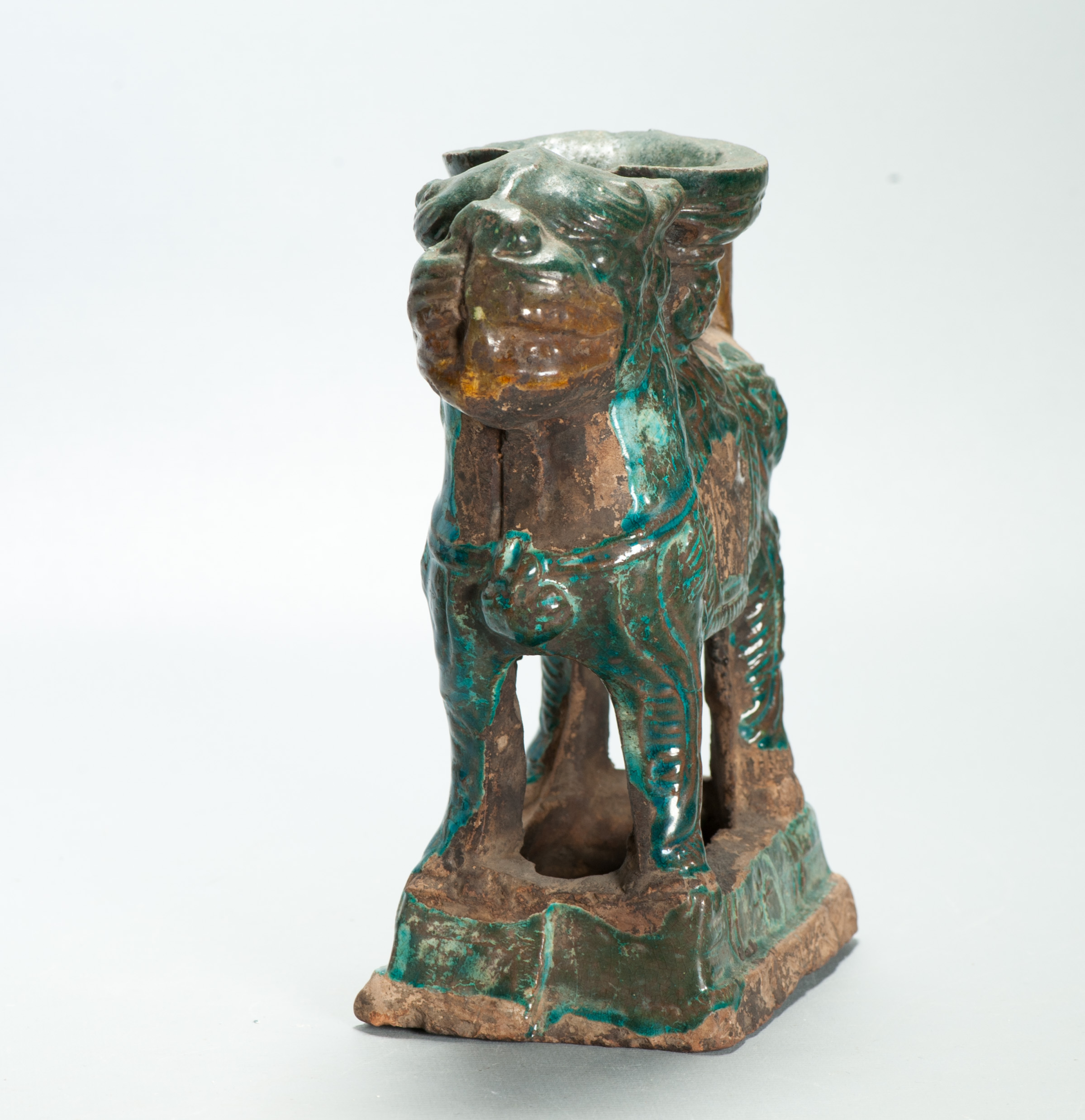 Antique A Ming dynasty Guardian Holder in the form of a qilin-like mythical beast - Image 10