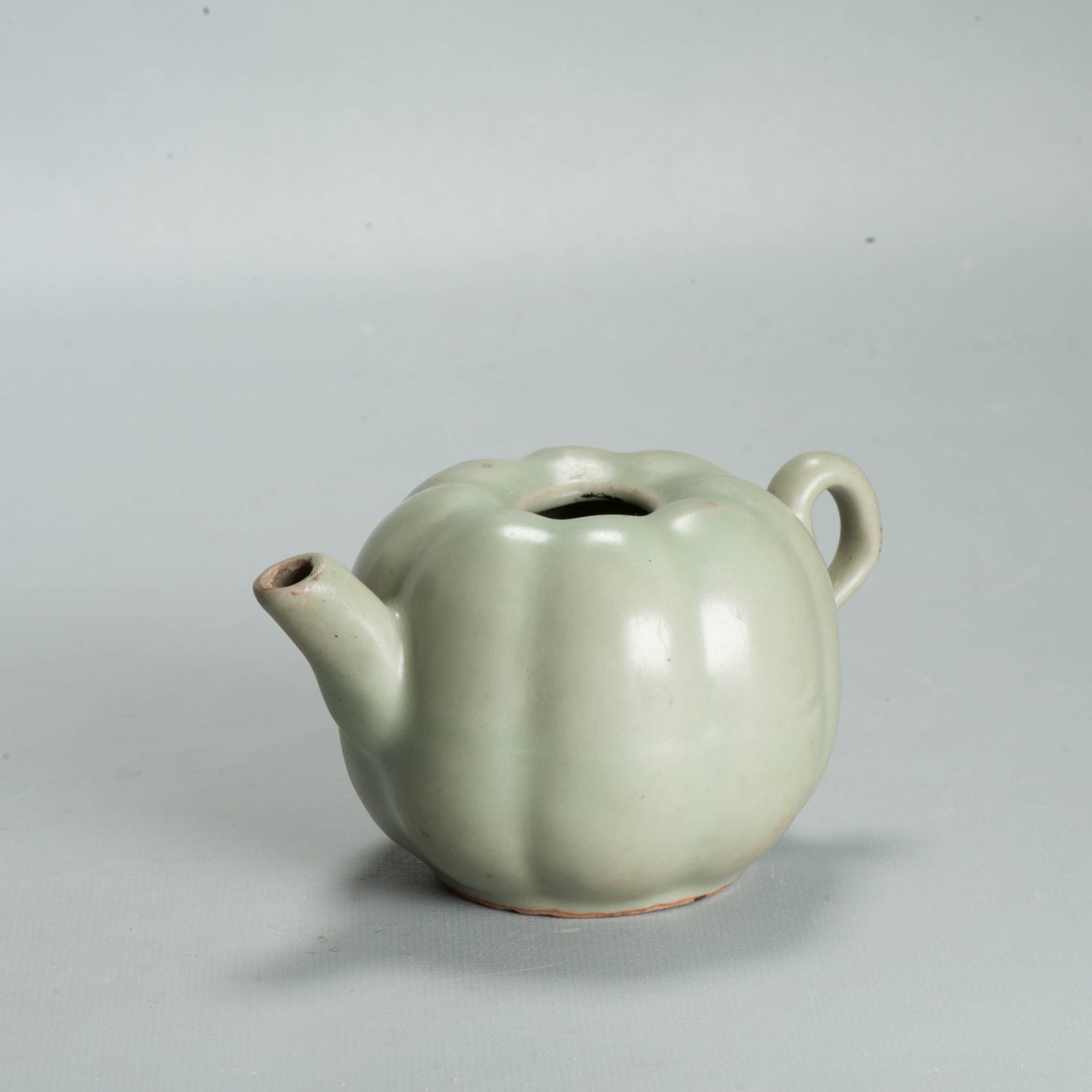 Rare Antique Chinese Southern Song or Yuan Longquan Celadon 'melon' ewer - Image 17