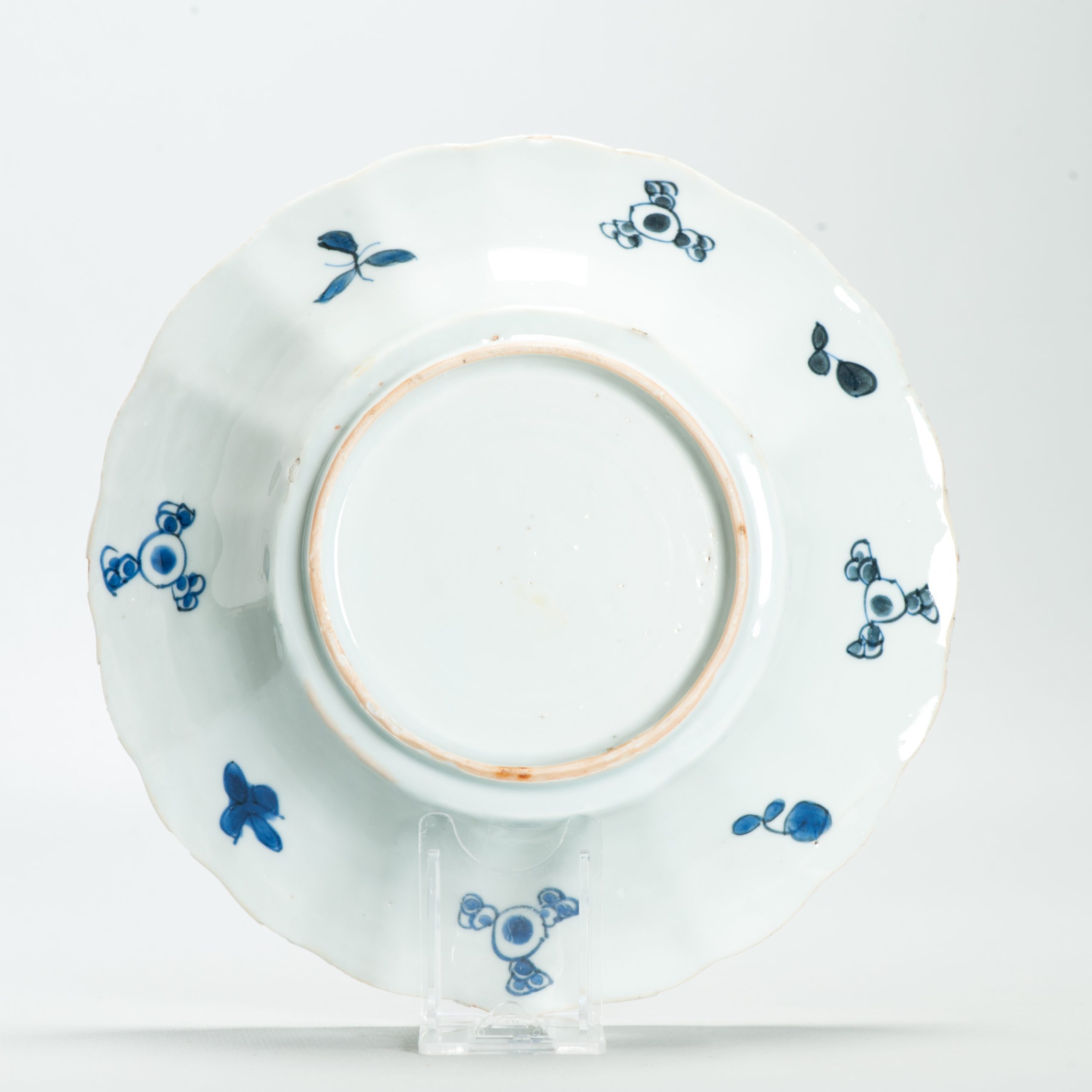 Antique Chinese Porcelain Ca 1700 Kangxi period Period Crab and Fish Dish - Image 10