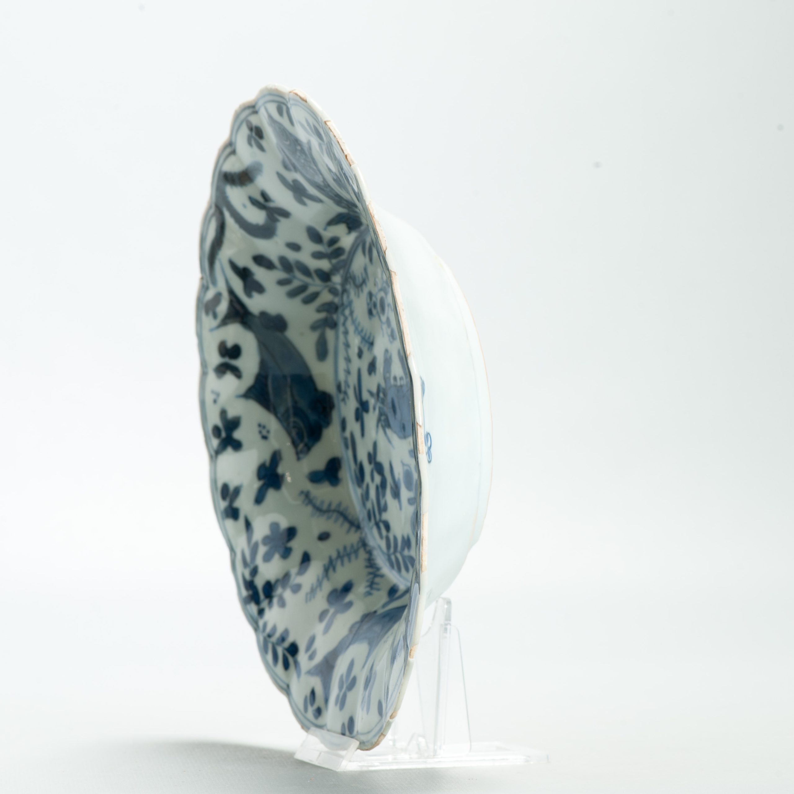 Antique Chinese Porcelain Ca 1700 Kangxi period Period Crab and Fish Dish - Image 14