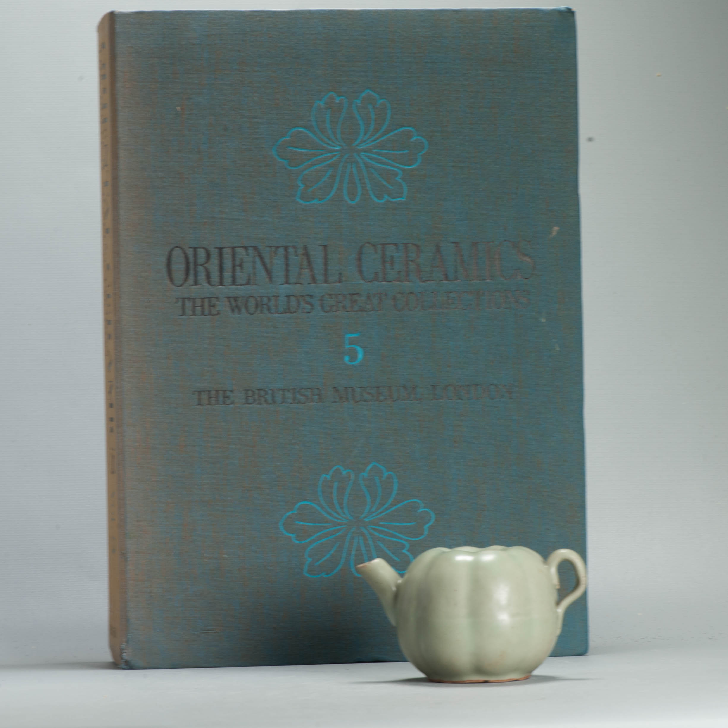 Rare Antique Chinese Southern Song or Yuan Longquan Celadon 'melon' ewer - Image 7