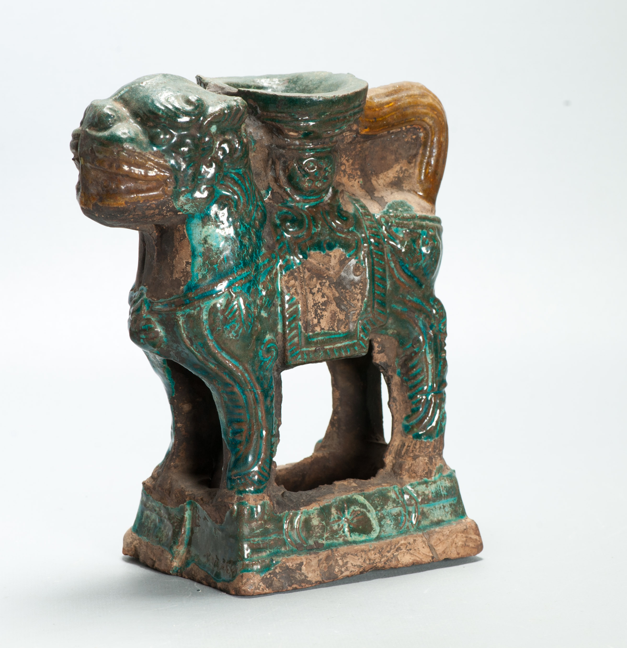Antique A Ming dynasty Guardian Holder in the form of a qilin-like mythical beast - Image 8