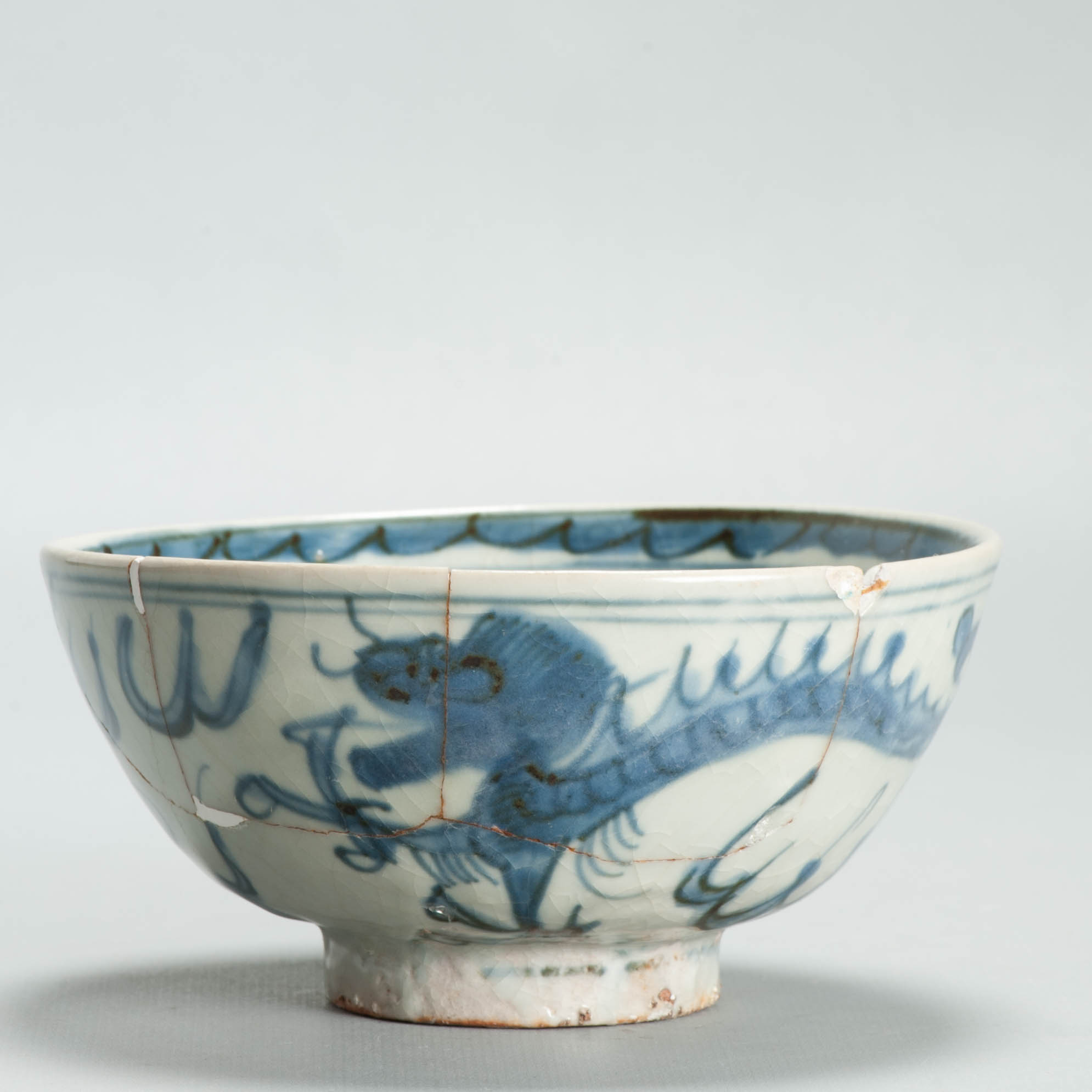 Antique Ming Chinese 16C Jiajing Period Dragon Blue White Bowl Flowers Marked