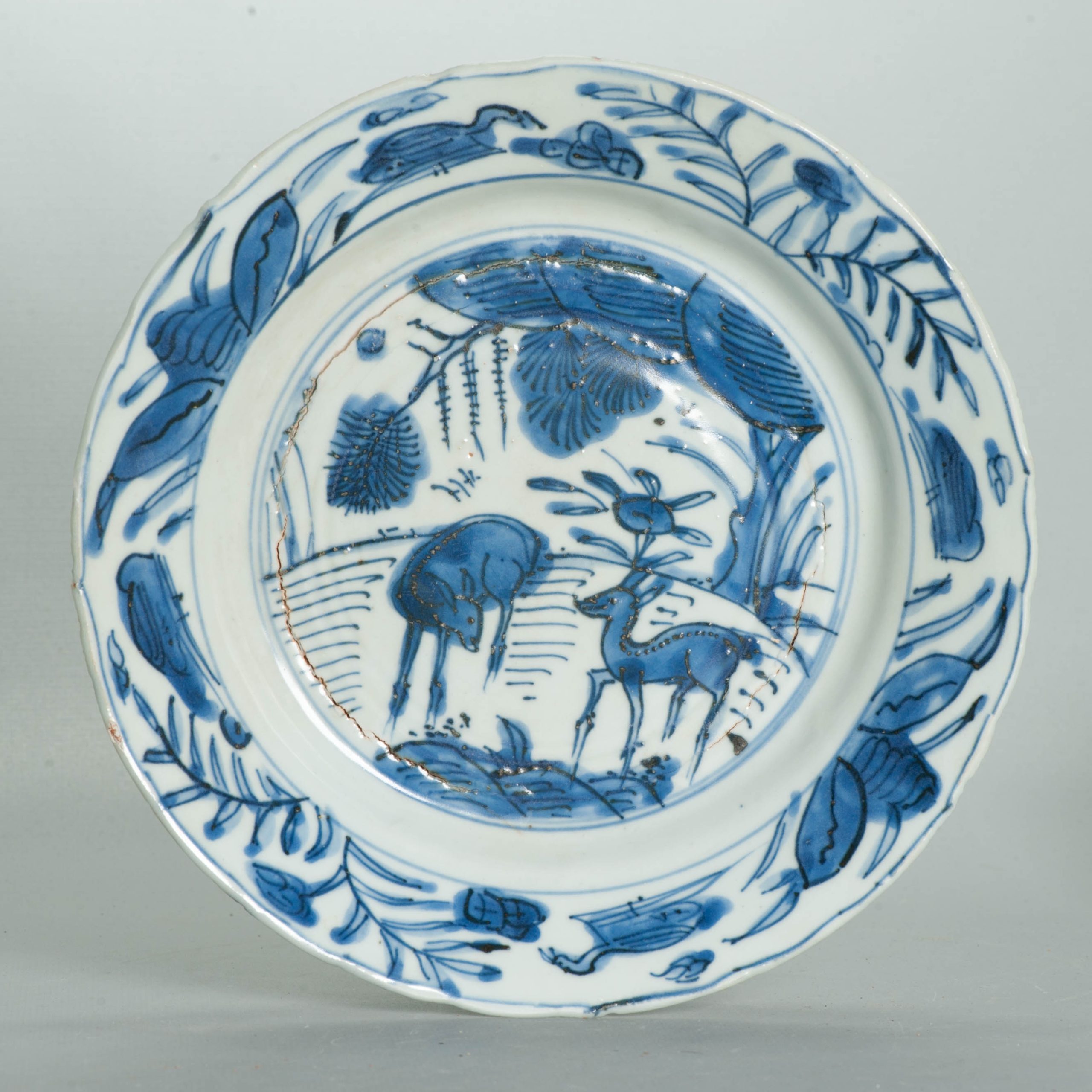 Antique Chinese Porcelain 16th century Wanli Period Deer plate Ming
