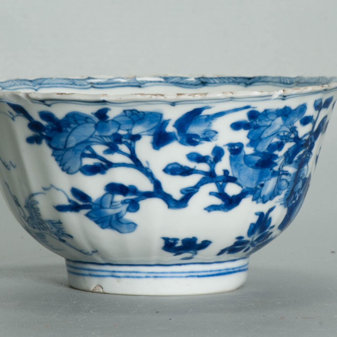 Interesting Antique Chinese Porcelain Bowl Kangxi Period Cranes & Flowers - Image 10