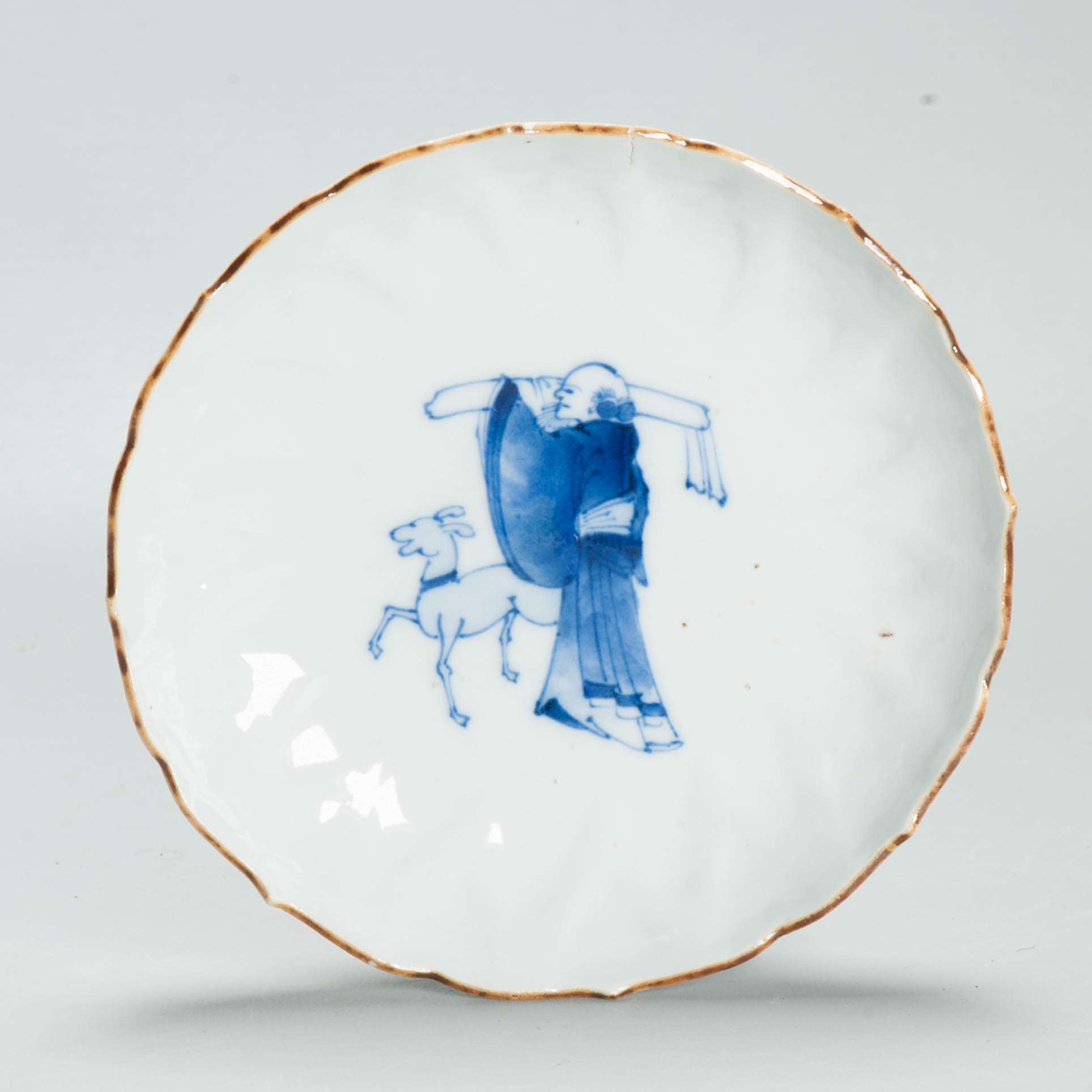 Antique Late Ming or Transitional 17th c Chinese Porcelain China Dish