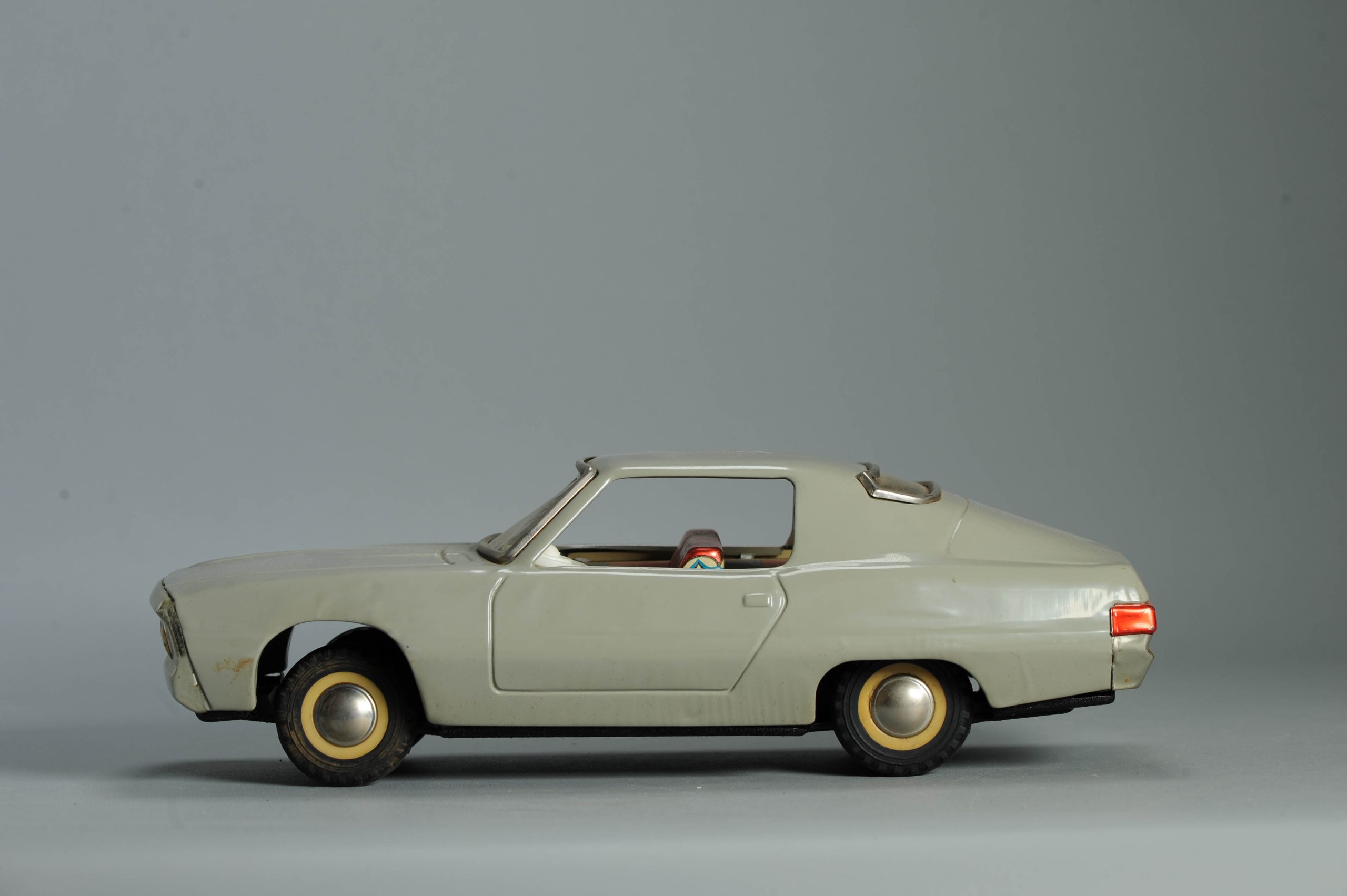 Antique Chinese 1960 Mint in Box Tin Toy MF221 Honqi Dongfeng Sedan Car China