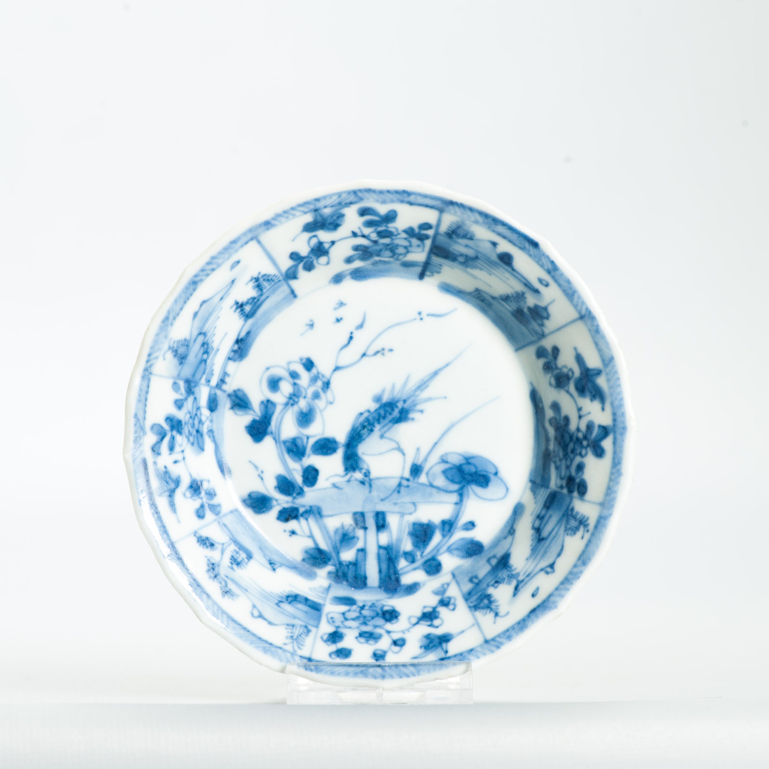 Antique Ca 1700 Chinese Porcelain Small Dish Kangxi Blue White Figural Pagode