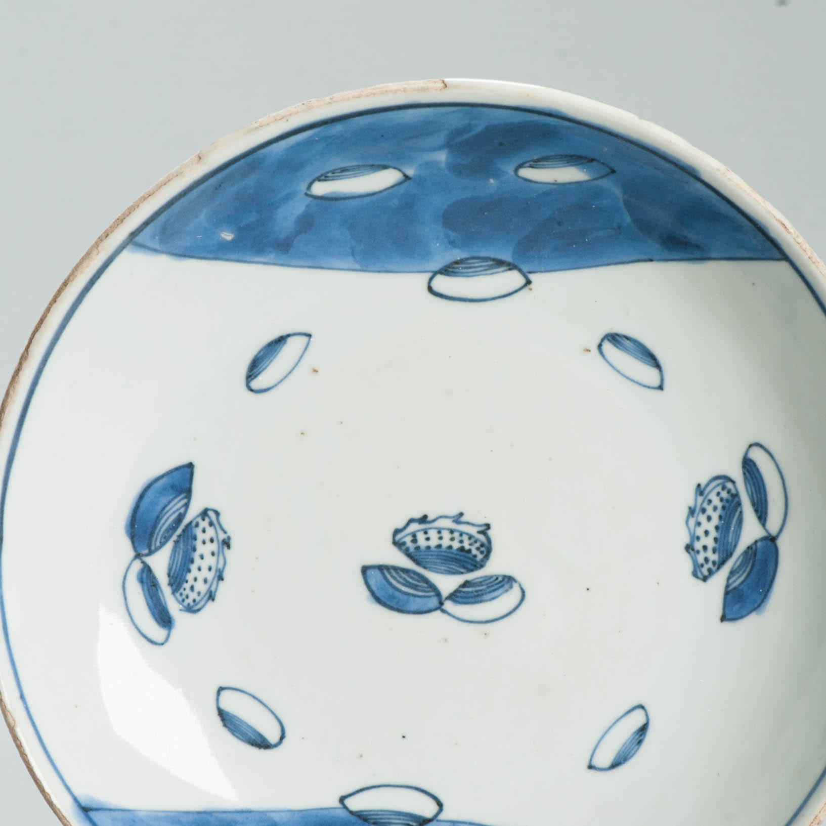 Antique 1600-1644 Chinese Porcelain Ming Transitional Tianqi Shell Beach Plate - Image 15