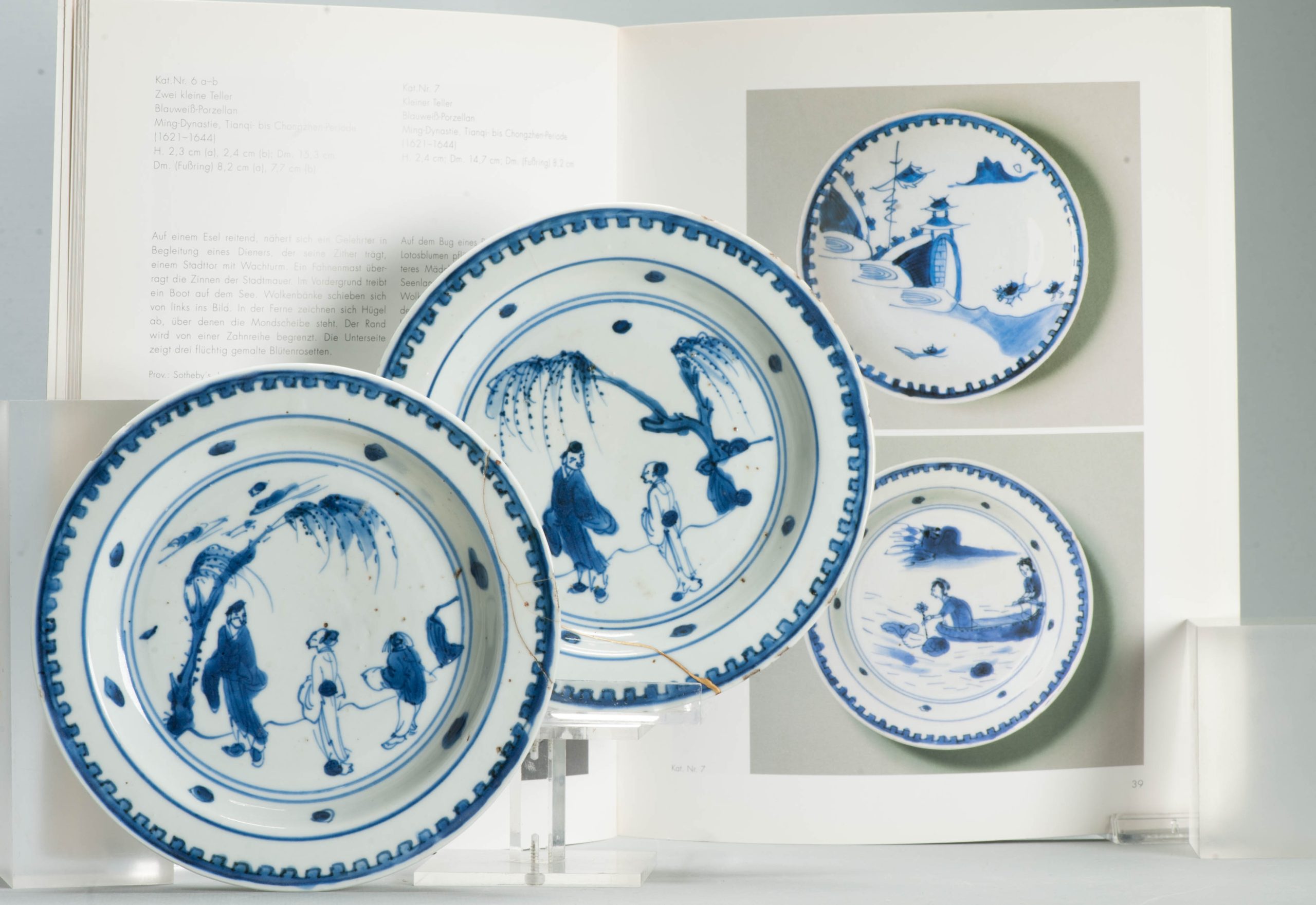 Pair Antique Late Ming 17th c Chinese Porcelain China Dish Scholar Literati