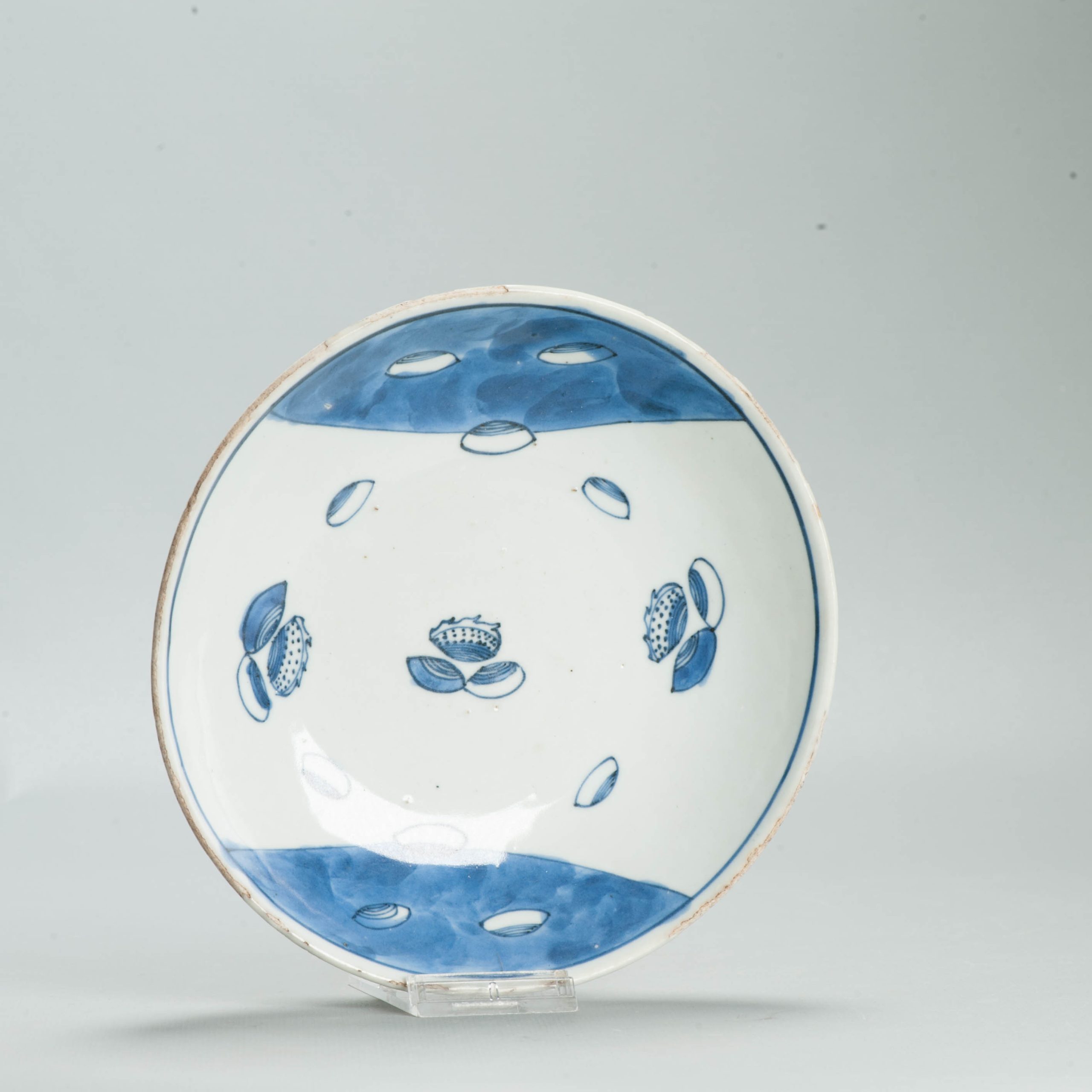 Antique 1600-1644 Chinese Porcelain Ming Transitional Tianqi Shell Beach Plate - Image 3