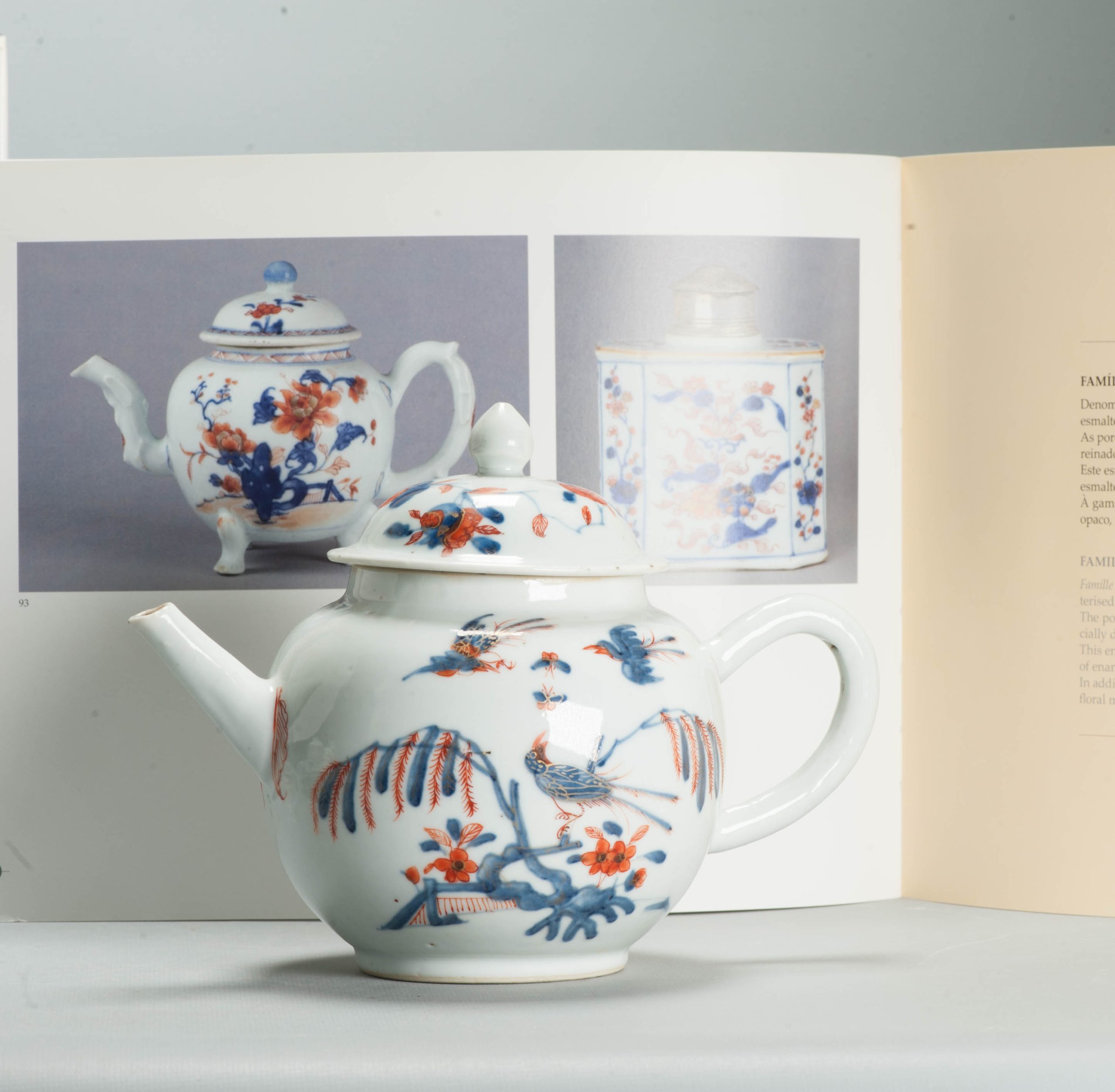 Large Antique Kangxi Ca 1700 Chinese Porcelain Tea pot Imari China Flower