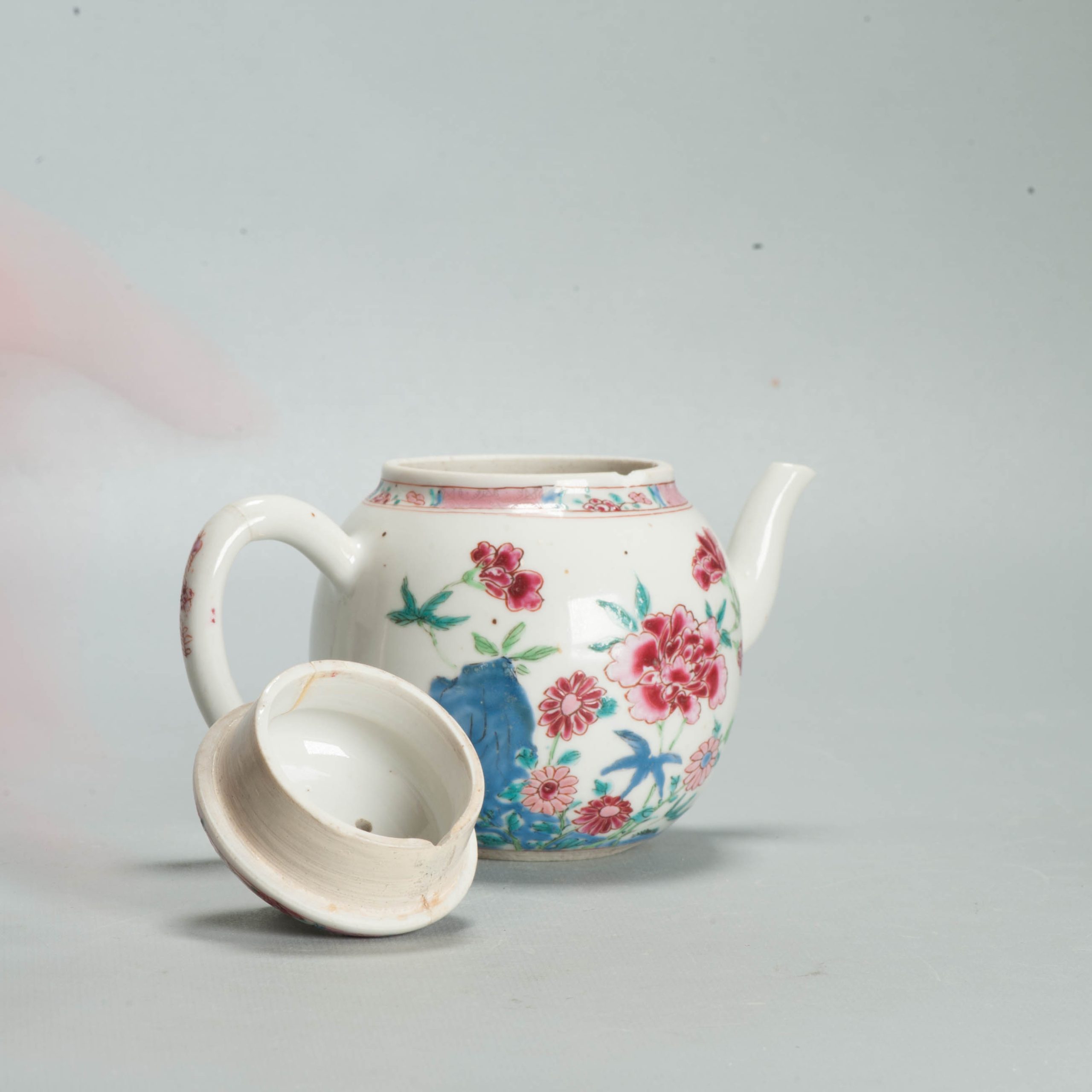 Antique 1740-1760 Chinese Porcelain Teapot China Lotus Rose Qianlong Period - Image 6