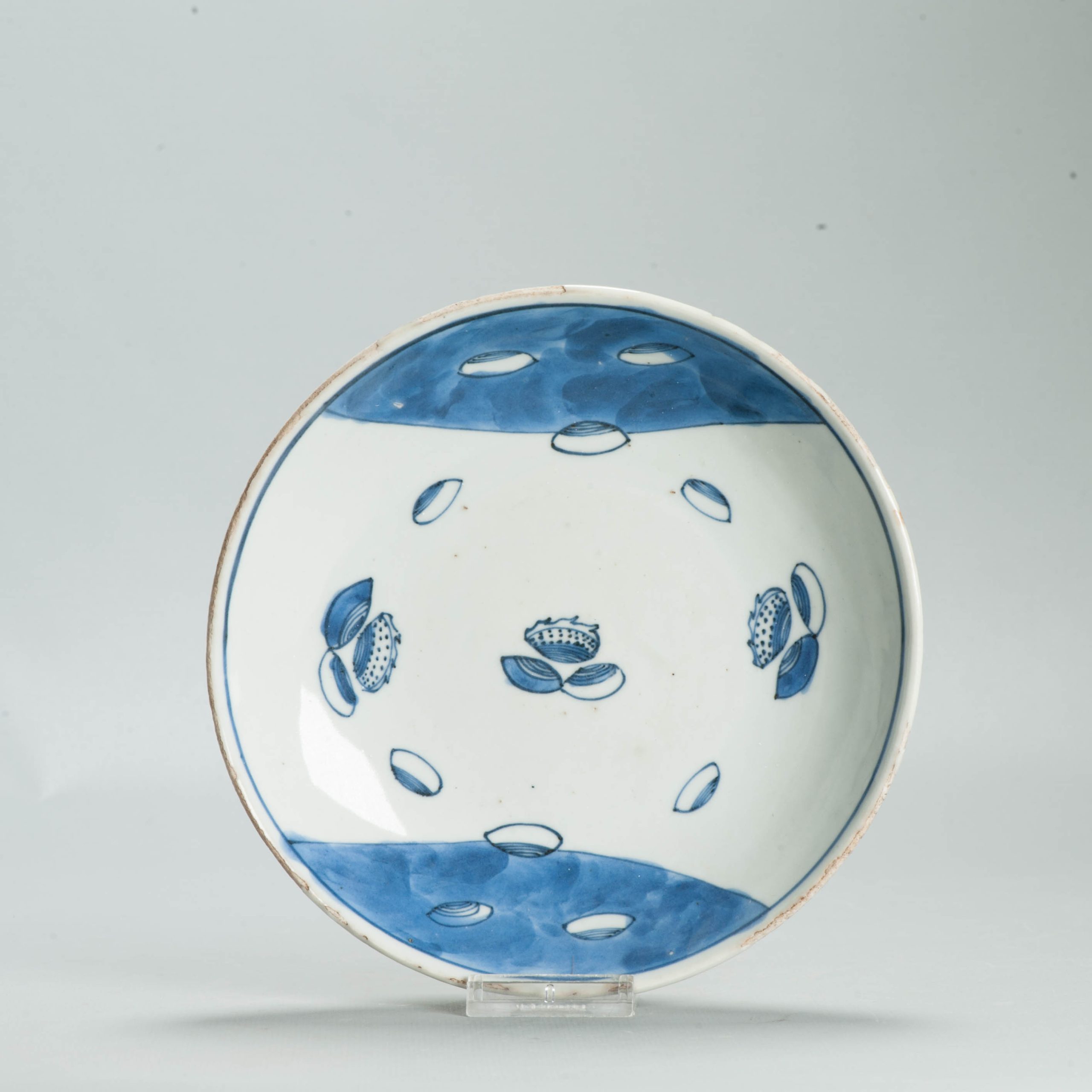 Antique 1600-1644 Chinese Porcelain Ming Transitional Tianqi Shell Beach Plate - Image 2