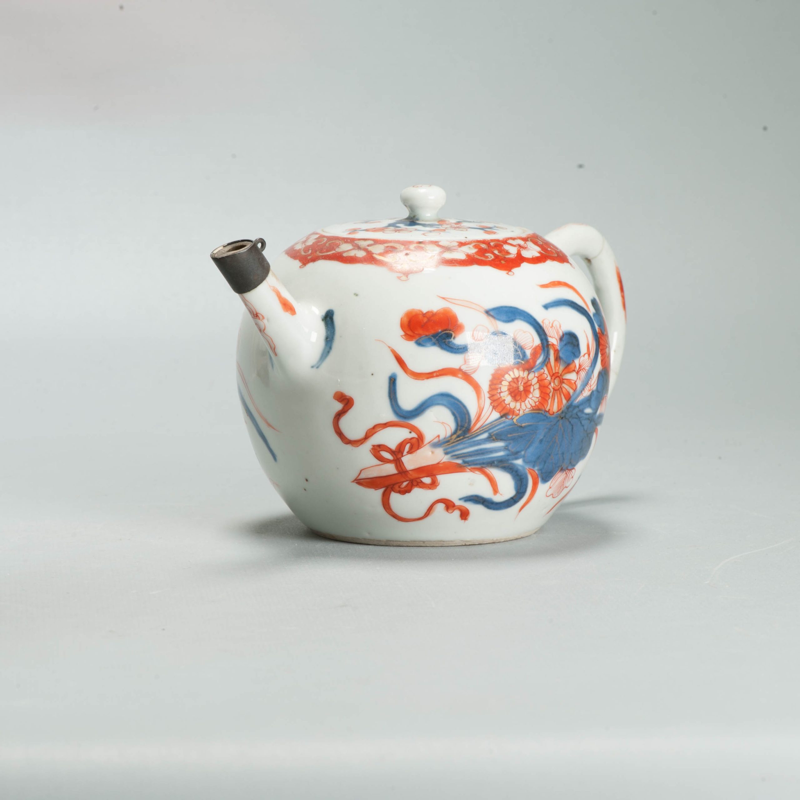 Antique Kangxi Period Ca 1700 Chinese Porcelain Tea pot Imari China Flower - Image 6