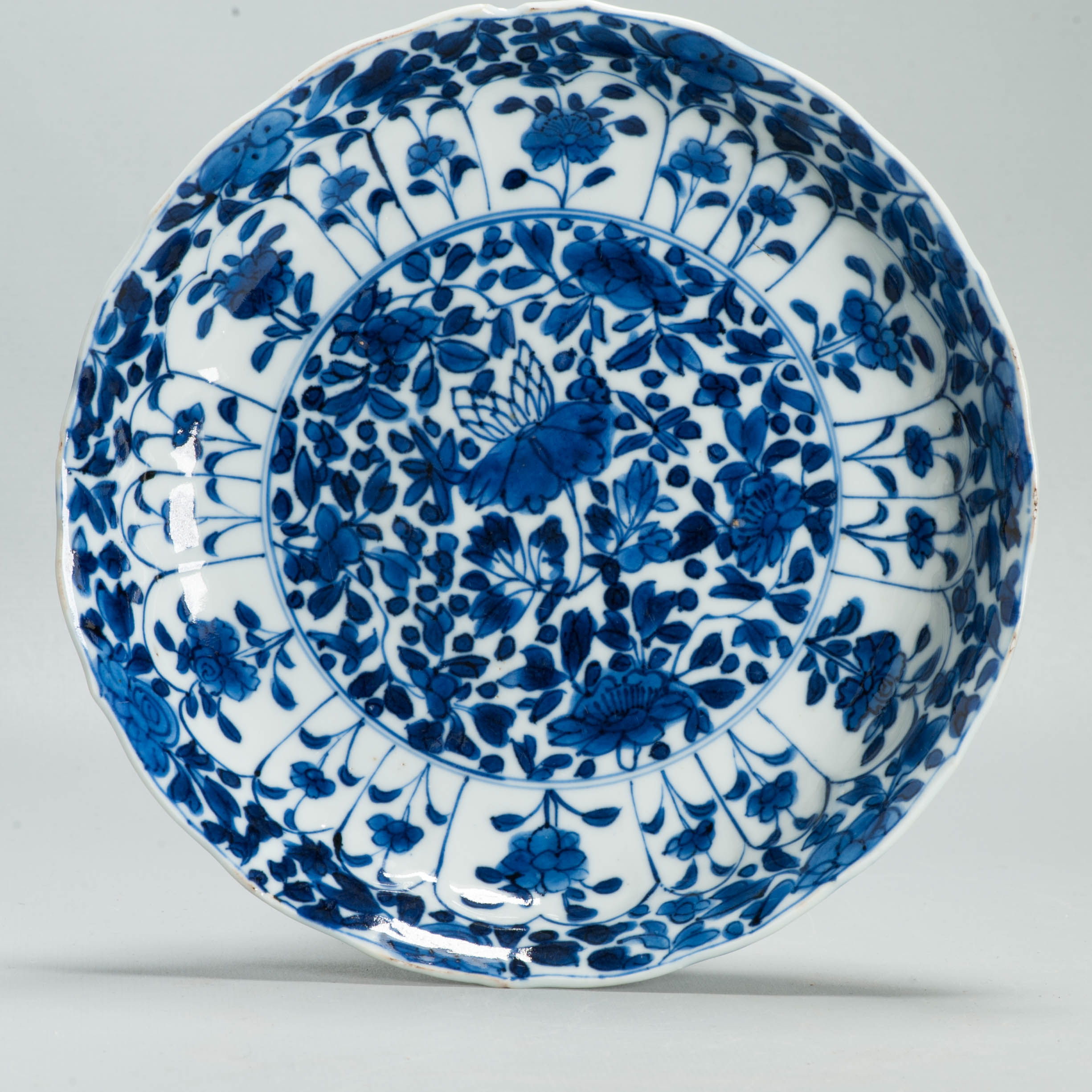 Antique Chinese 1700 Kangxi Blue & White Porcelain Dish Qing Dynasty