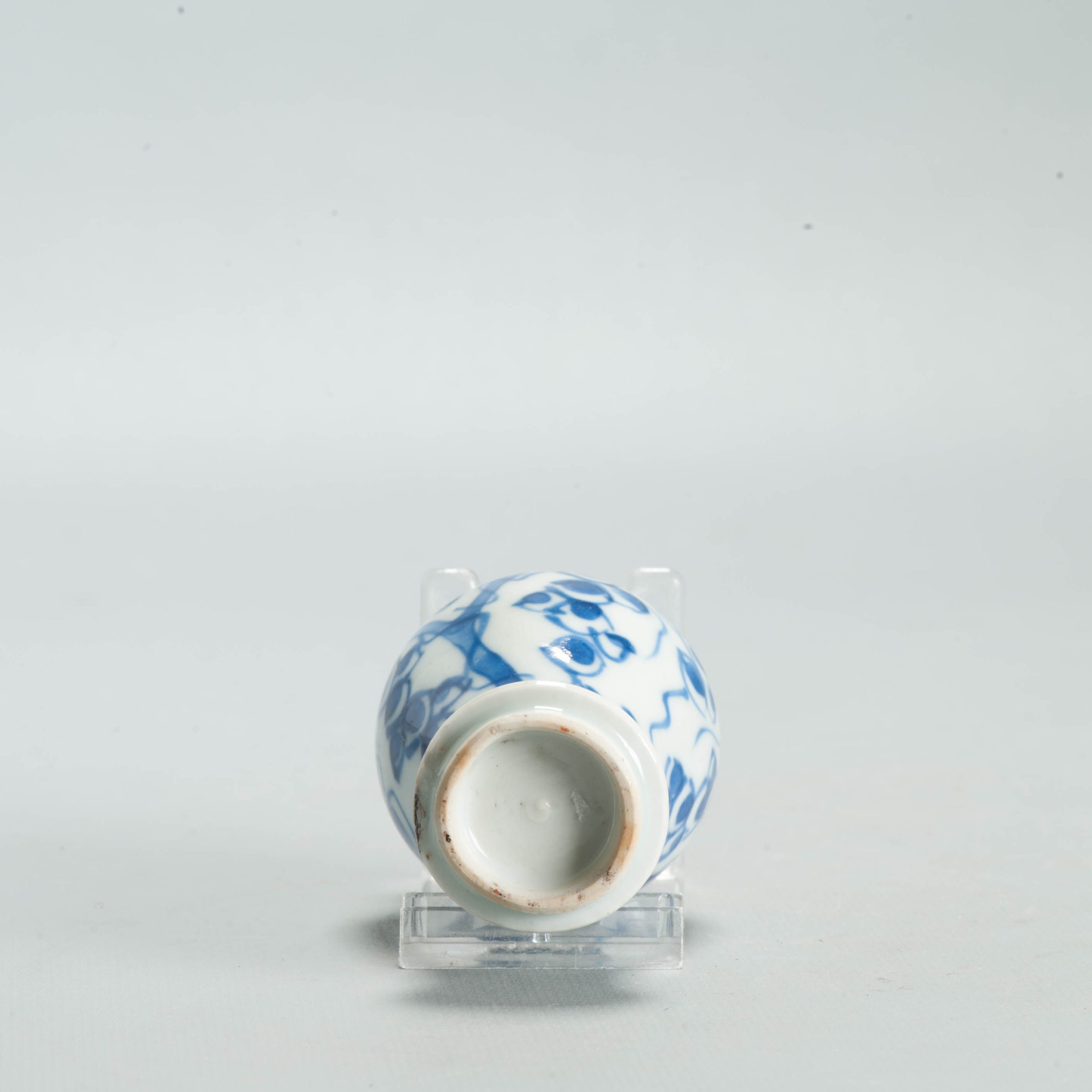 Antique Kangxi Chinese Blue & White Porcelain Miniature Vase Grapevines - Image 3