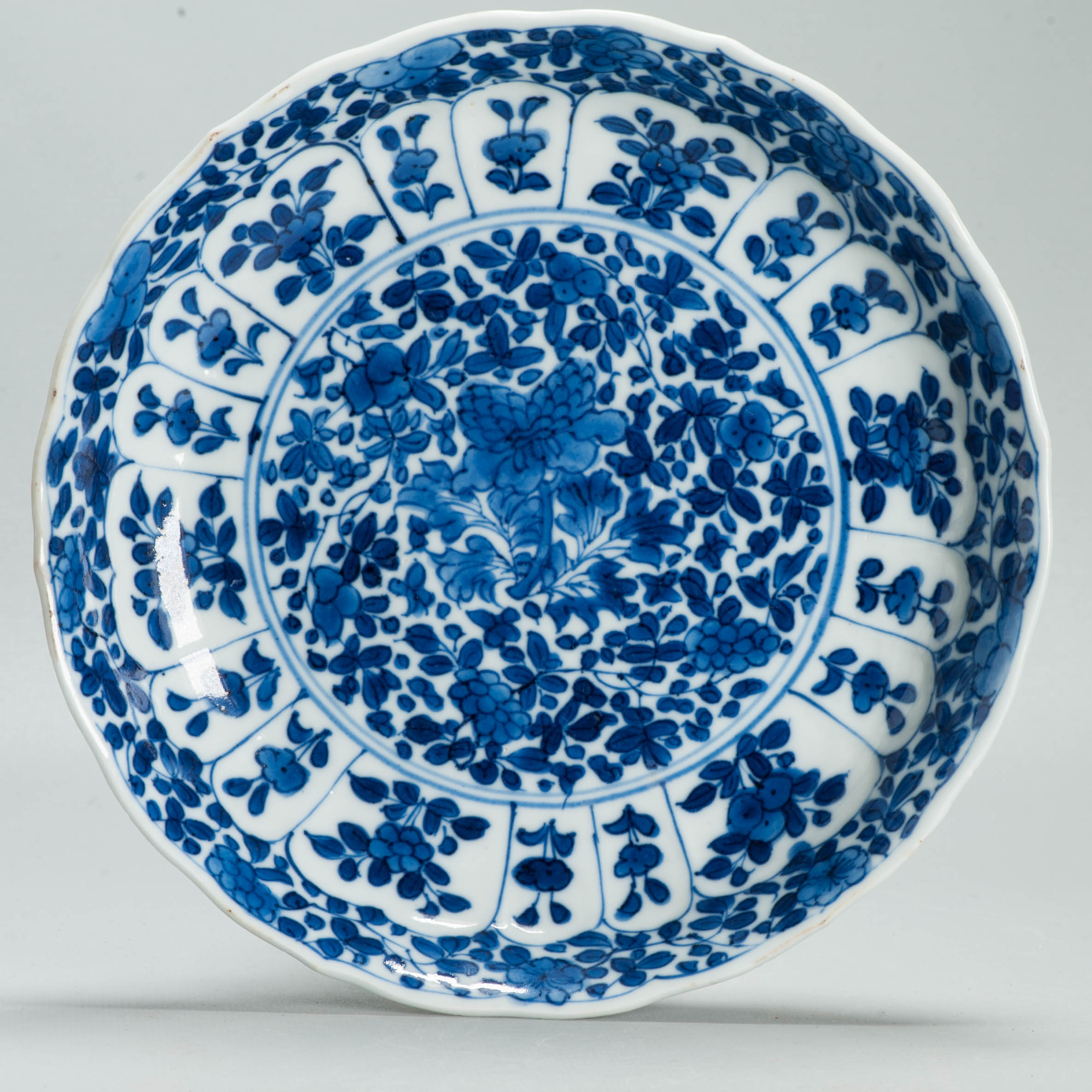 Antique Chinese 1700 Kangxi Blue & White Porcelain Dish Qing Dynasty