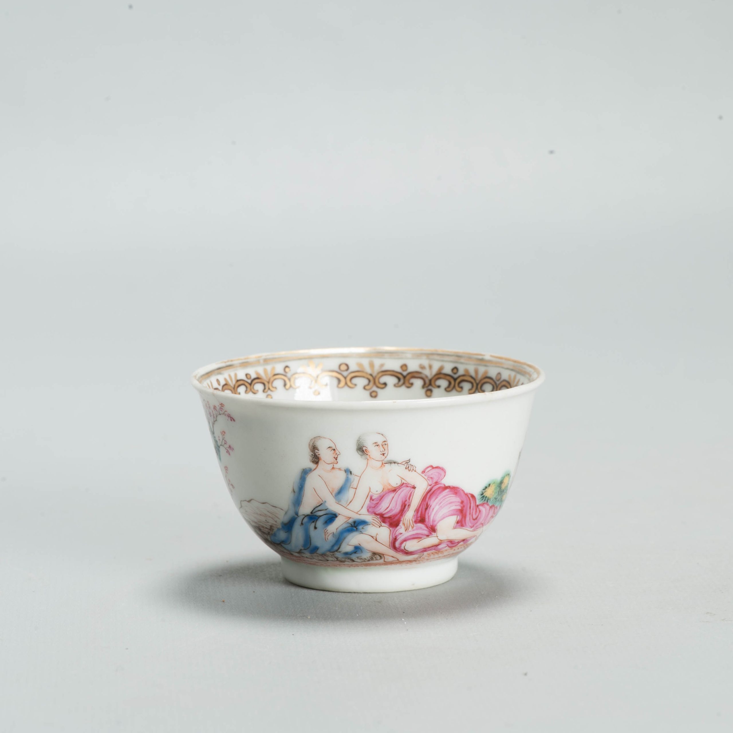 Antique Ca 1725-1740 Qing Dynasty Yongzheng Chinese Porcelain Tea Bowl