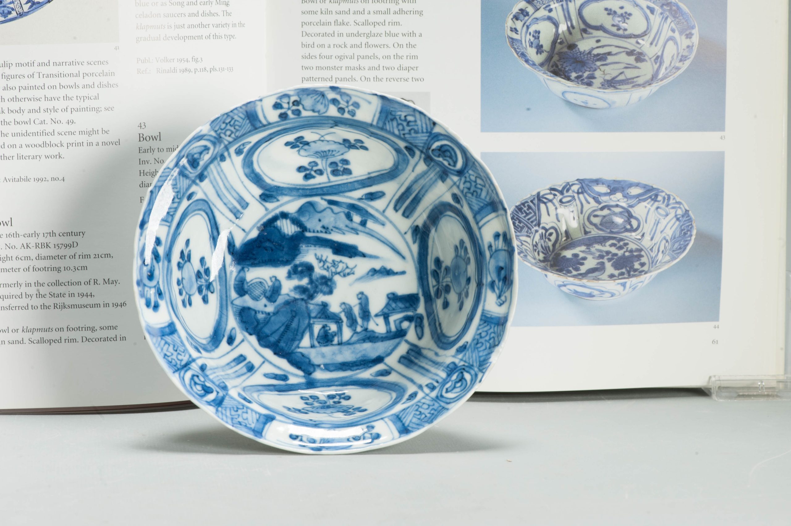 Figural Wanli Antique Ming Period Chinese Porcelain Kraak Klapmuts Landscape