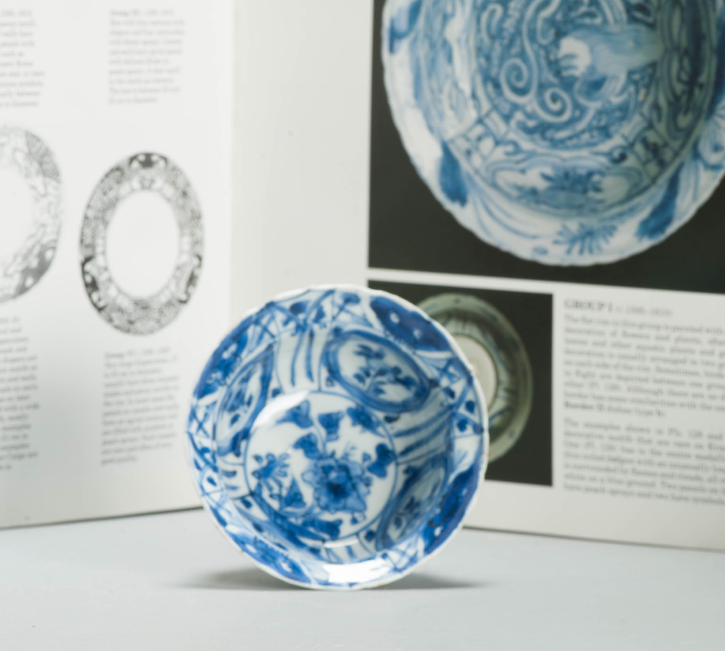 Floral Wanli Antique Ming Period Chinese Porcelain Kraak Klapmuts Landscape - Image 9